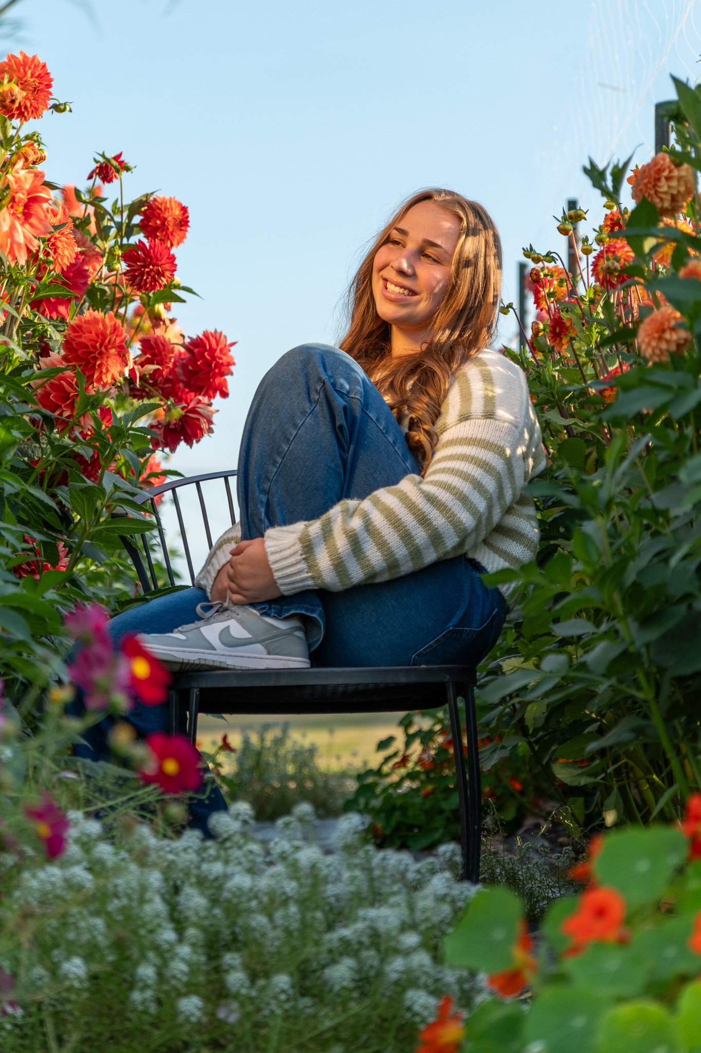 senior portrait Bee Merry Farm Mount Vernon Wa