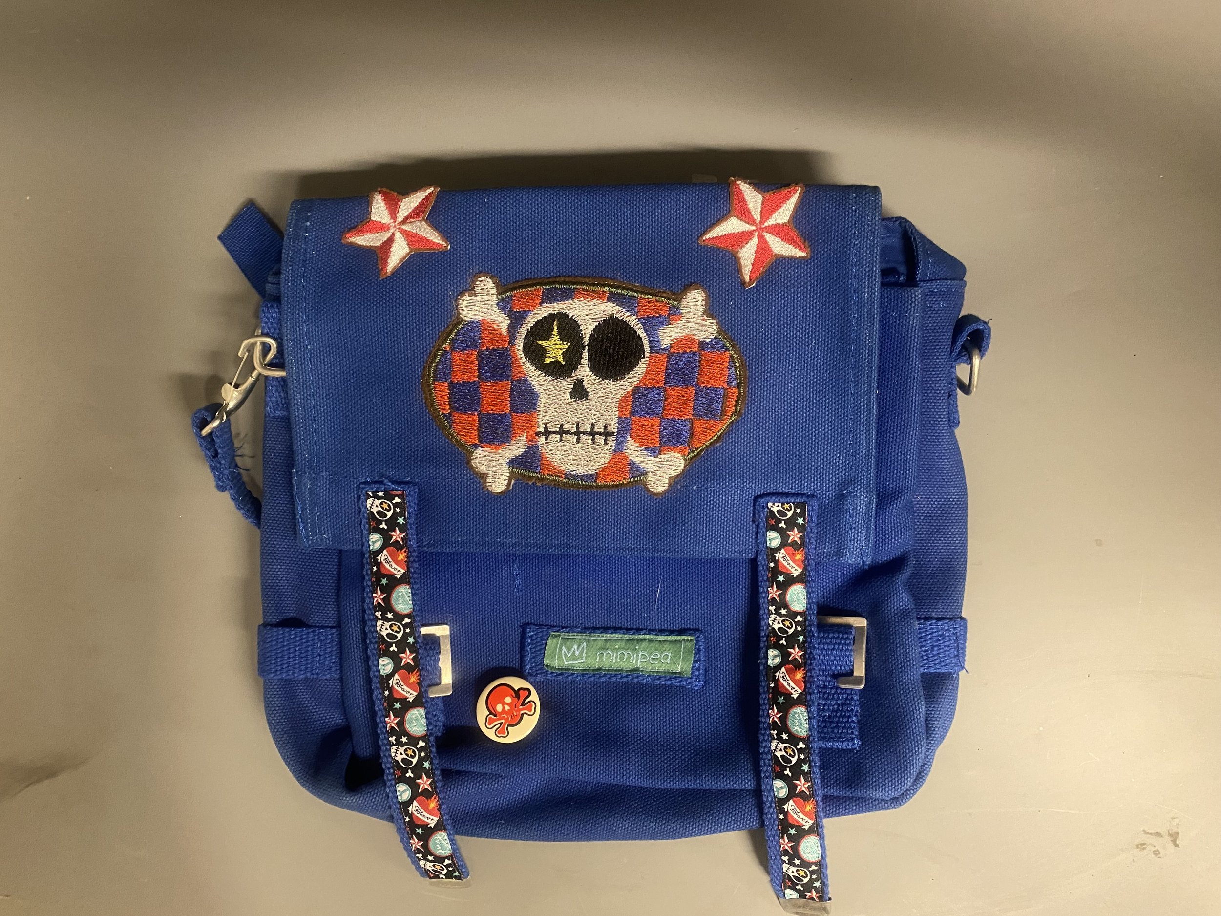 Robuste Kinder-Kindergartentasche „Piratenbraut & Skater“ in Blau