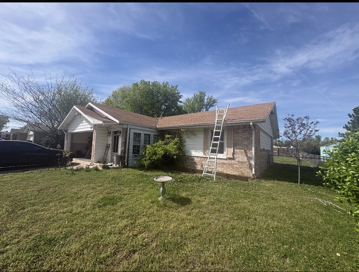Before photo of residential asphalt shingle roof in Broken Arrow Oklahoma.