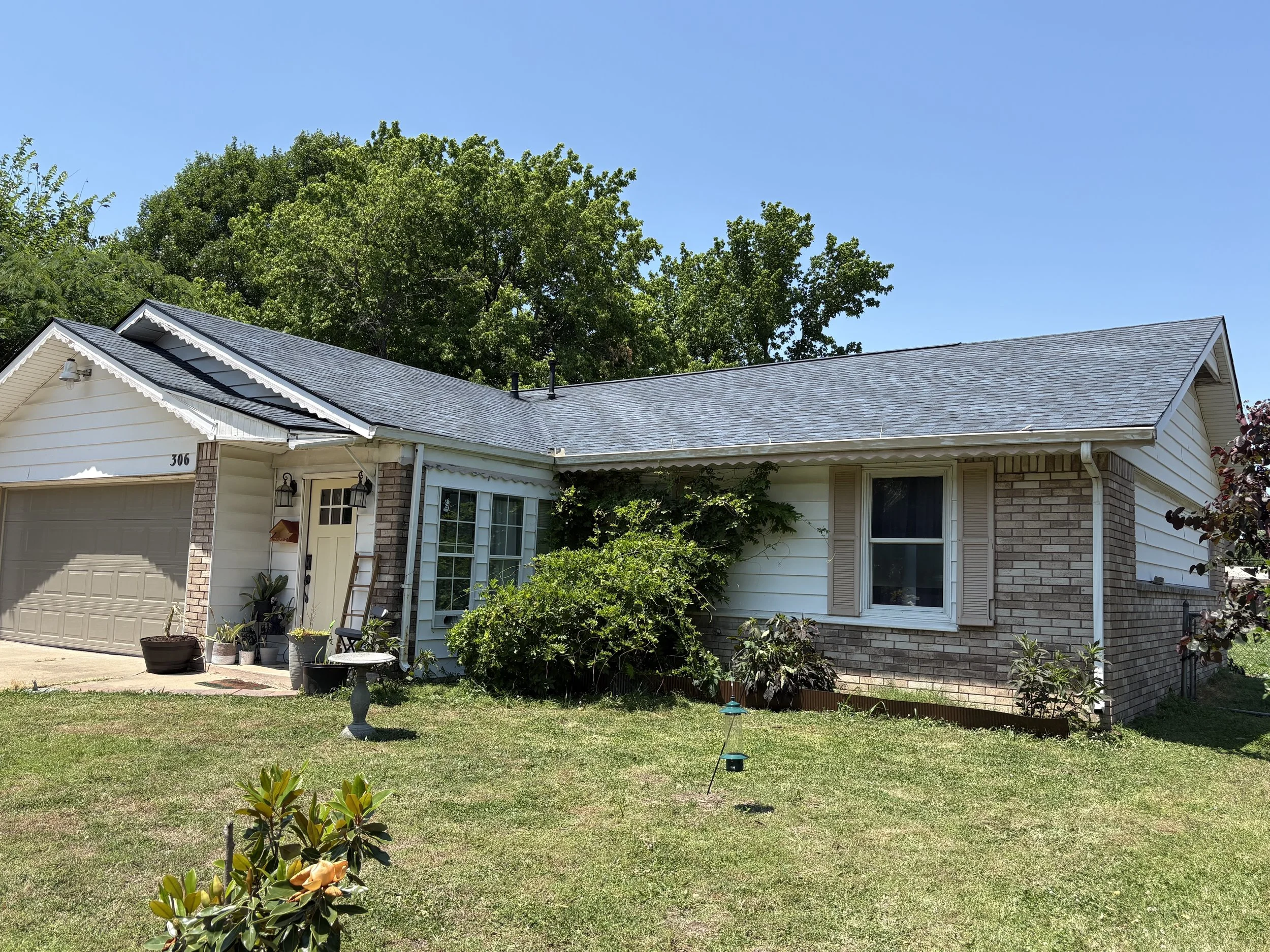 Street View of a residential roof replacement in Tulsa/Broken Arrow Oklahoma, This view is after it has been completed.