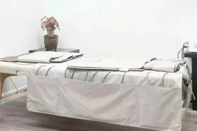 Treatment bed with a FlowPresso