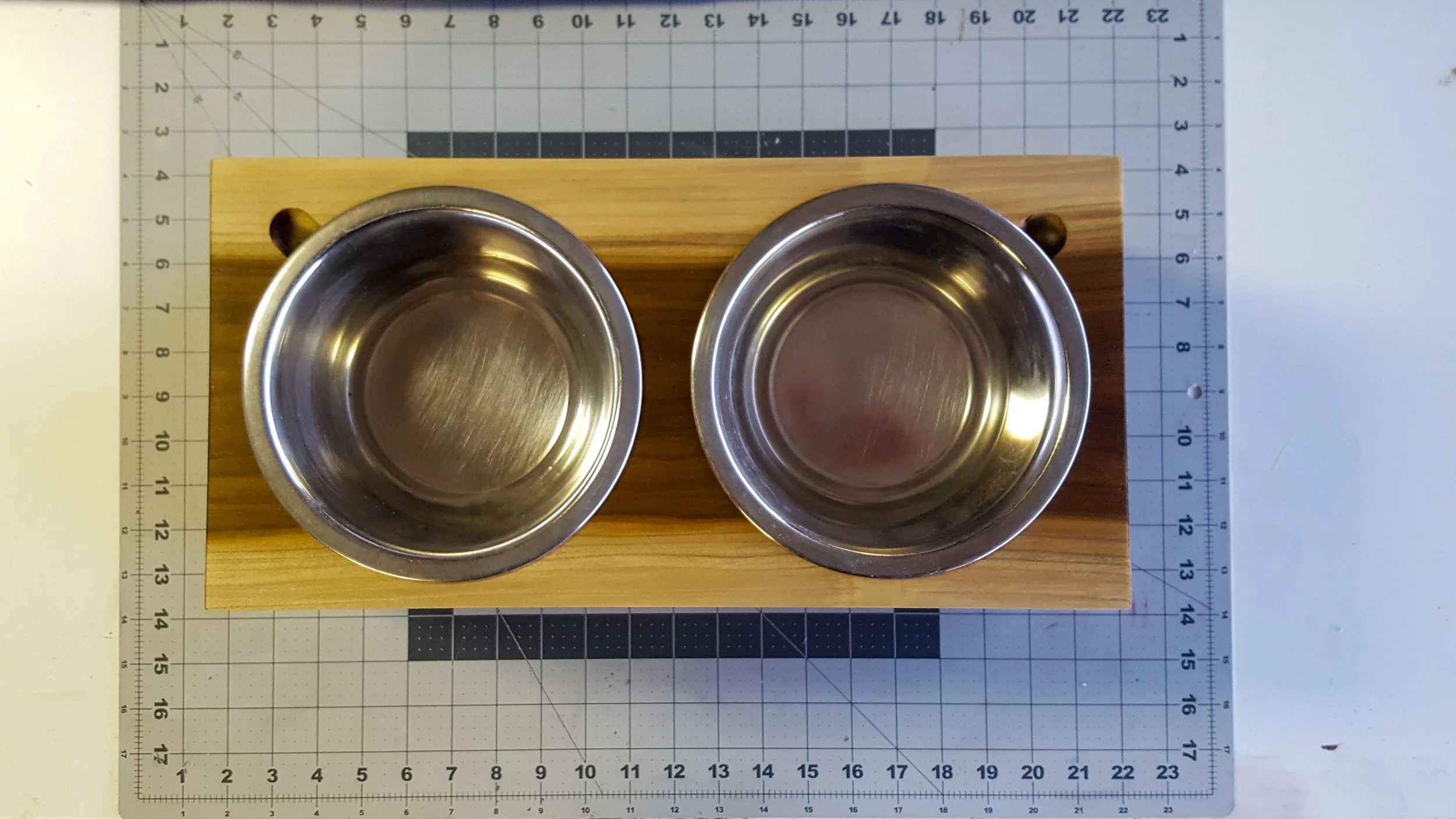 dog-bowl-holder-20170305_174114.jpg