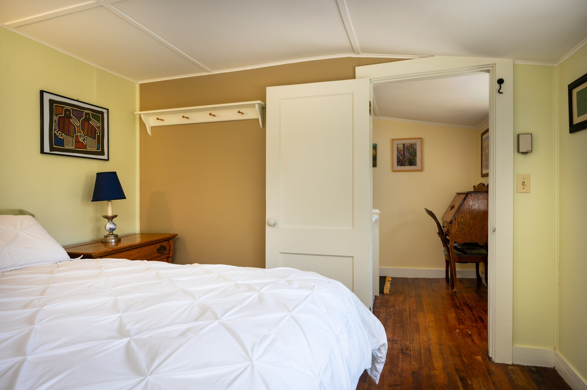 A6_034_231002_Old-Rt-9-AirBnB.jpg