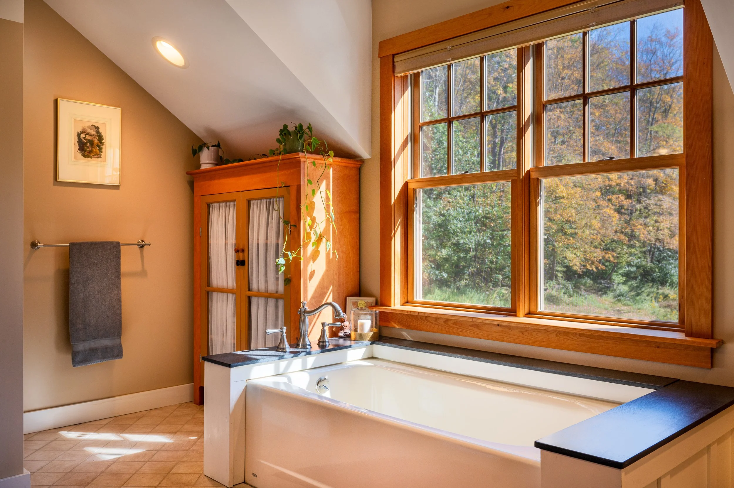 A6_040_231002_Old-Rt-9-AirBnB.jpg