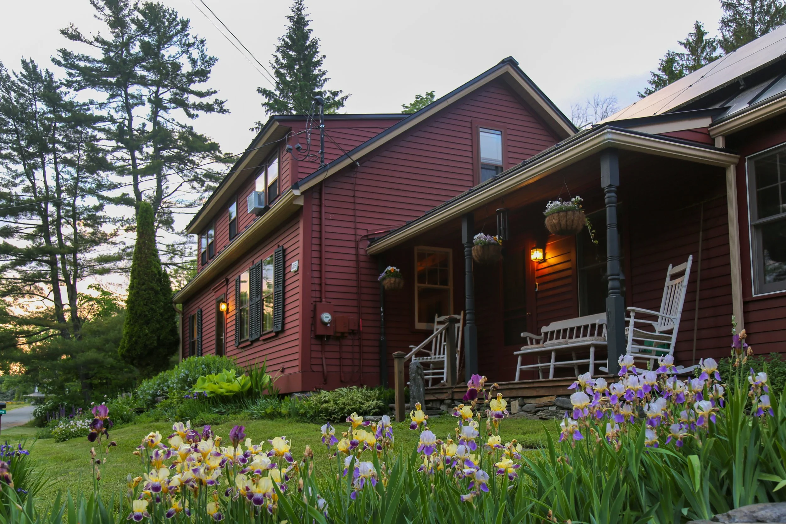 EXTERIOR EVENING IRIS 4J0B2625.jpg