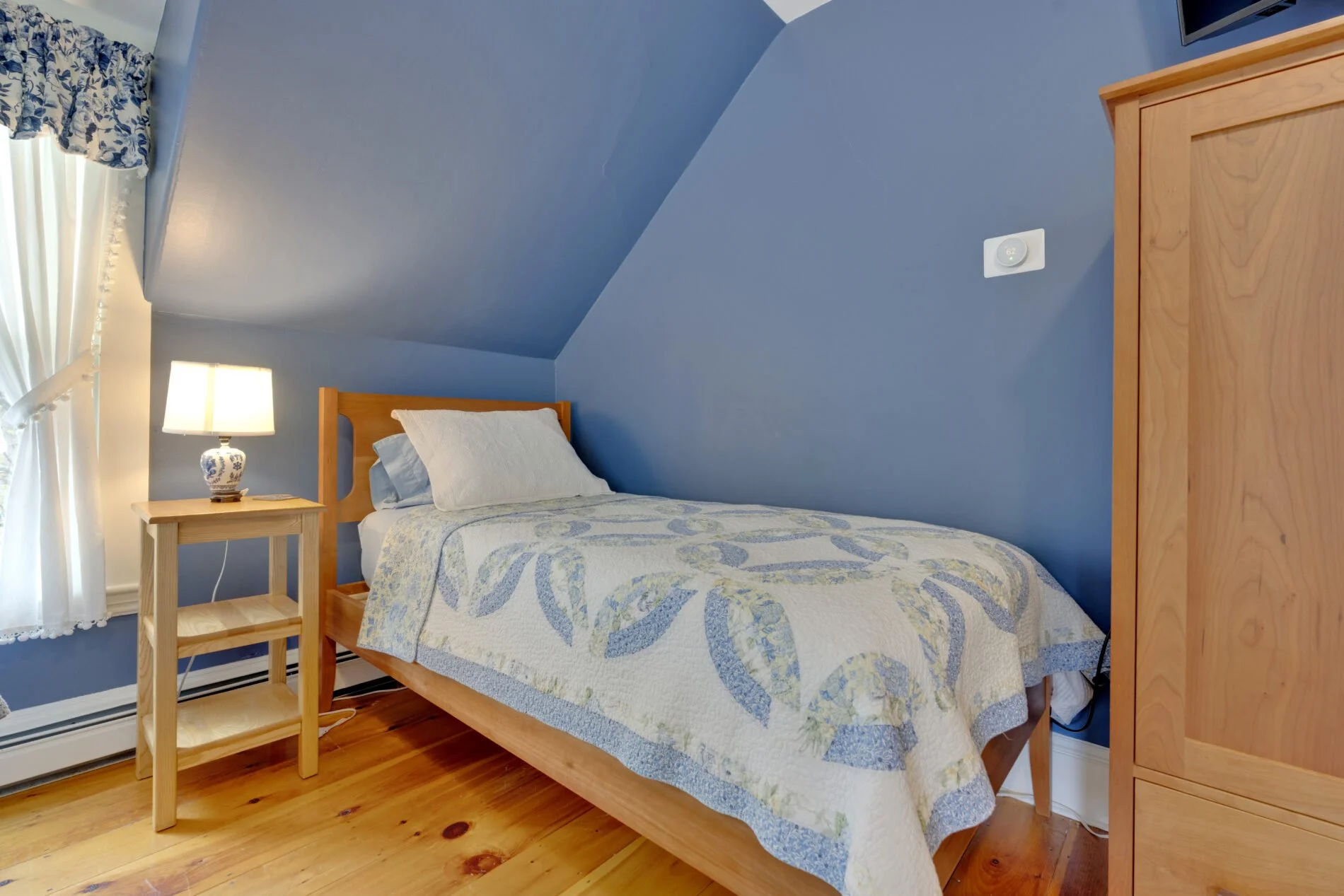 Twin Bed Blue Room James Place Inn.jpg