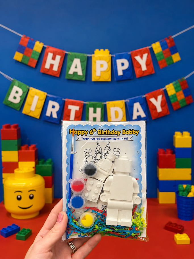 Bricks & Minifigures - Custom