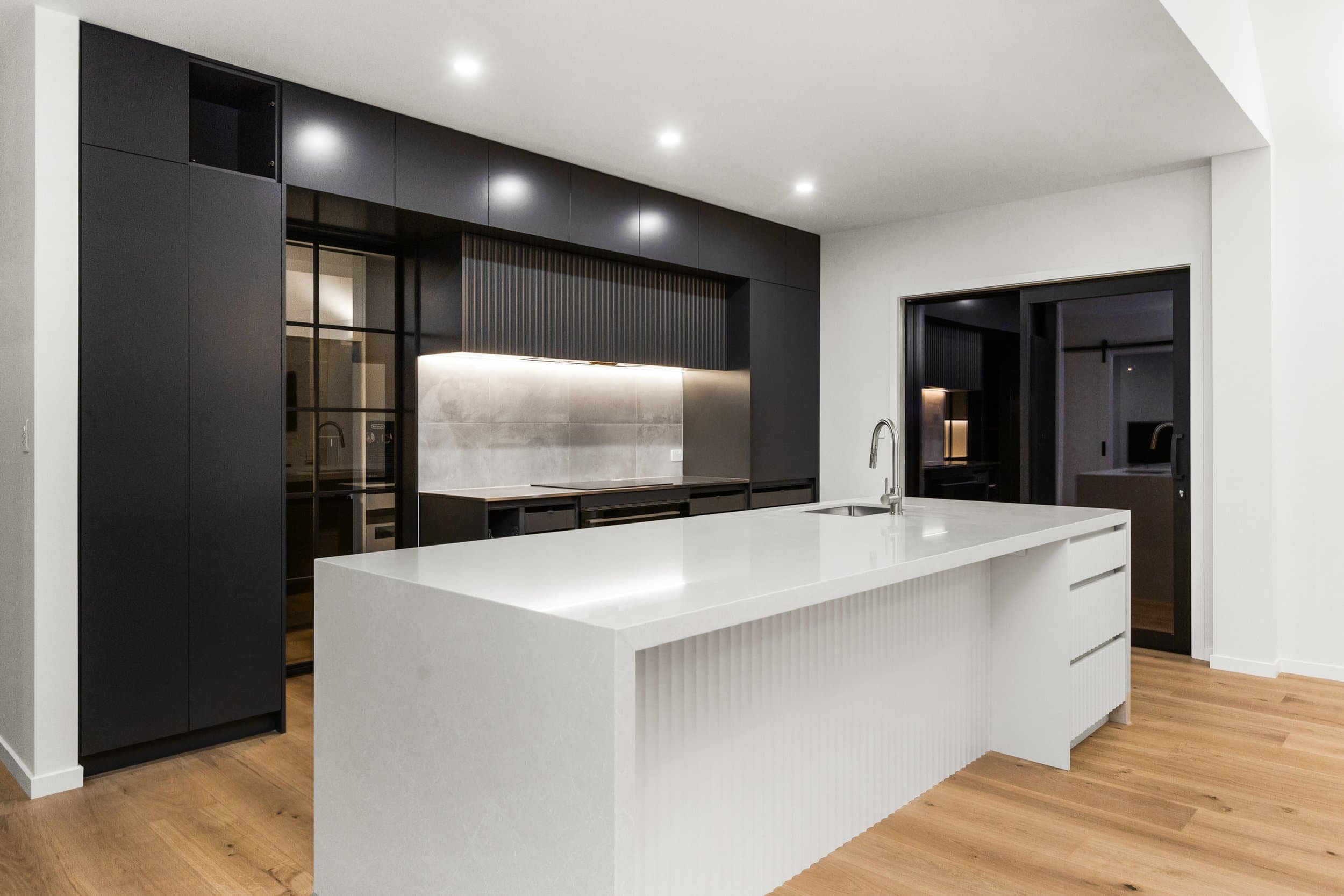 Black and white modern kitchen