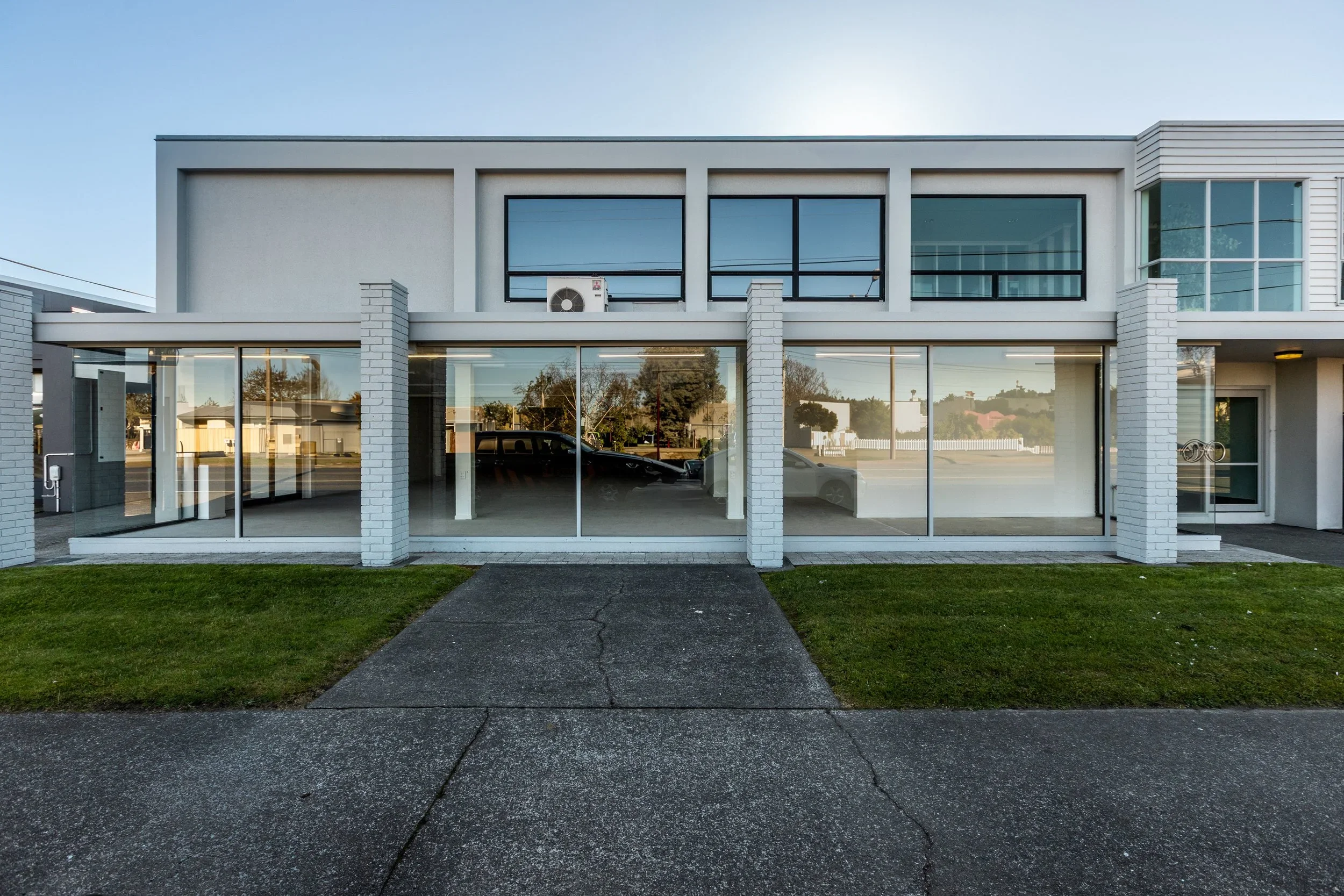 TARADALE ROAD  |  REPAINT