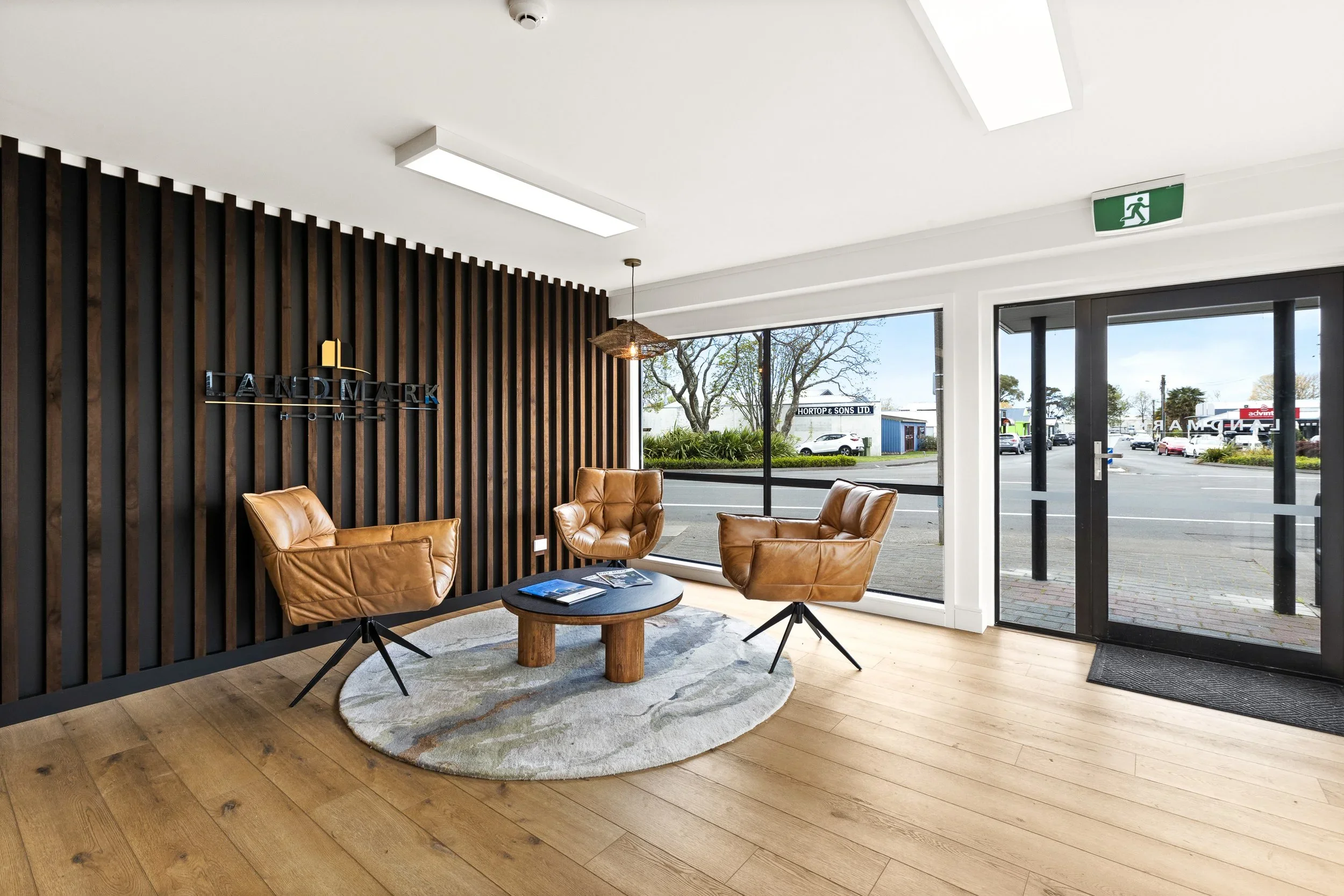 LANDMARK OFFICE  |  REPAINT