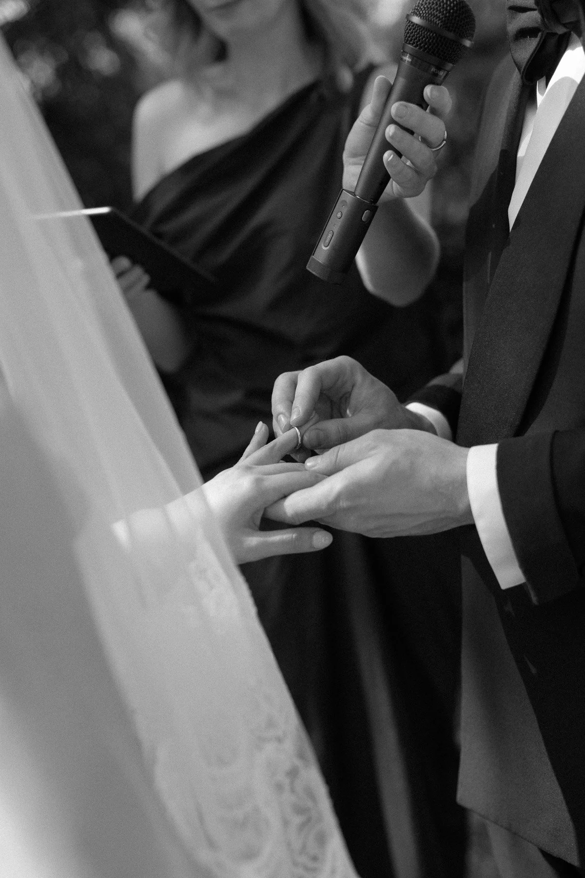 franca-potts-point-wedding-robert-meredith-067.jpg