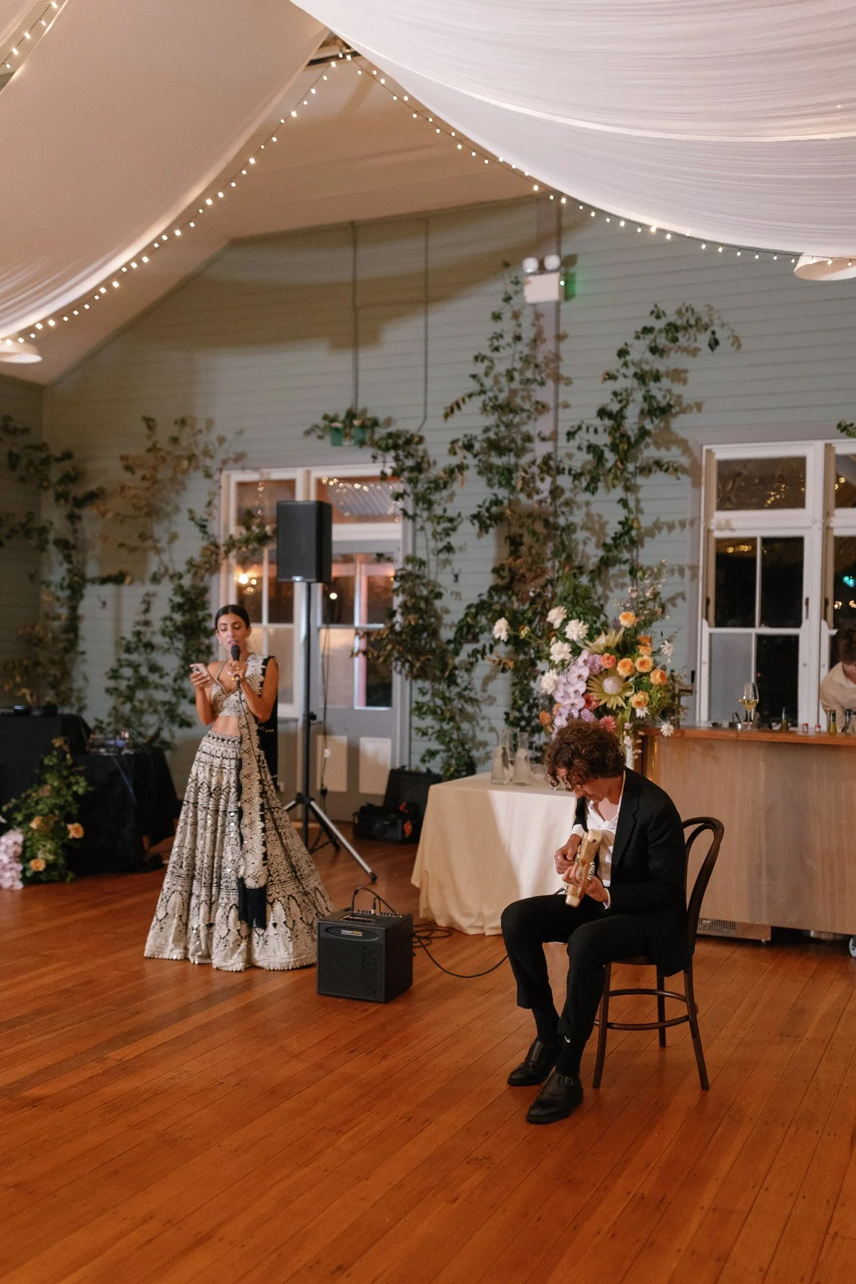 q-station-wedding-manly-robert-meredith-038.jpg
