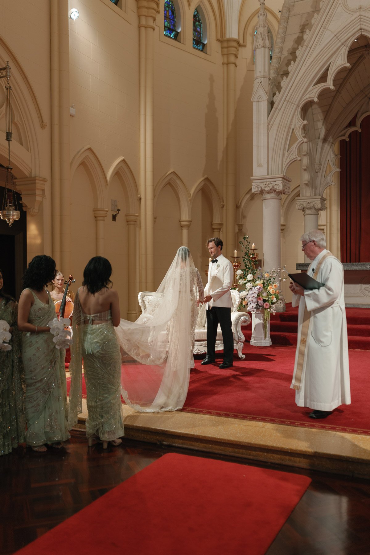 q-station-wedding-manly-robert-meredith-032.jpg