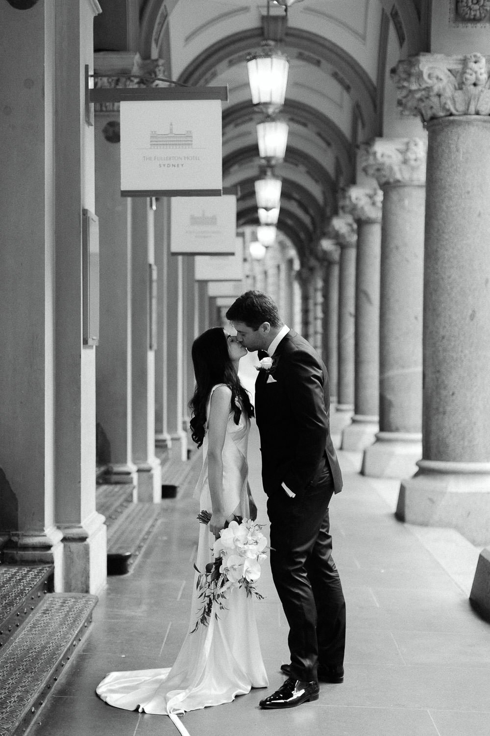 the-ivy-sydney-wedding-robert-meredith-0075.jpg