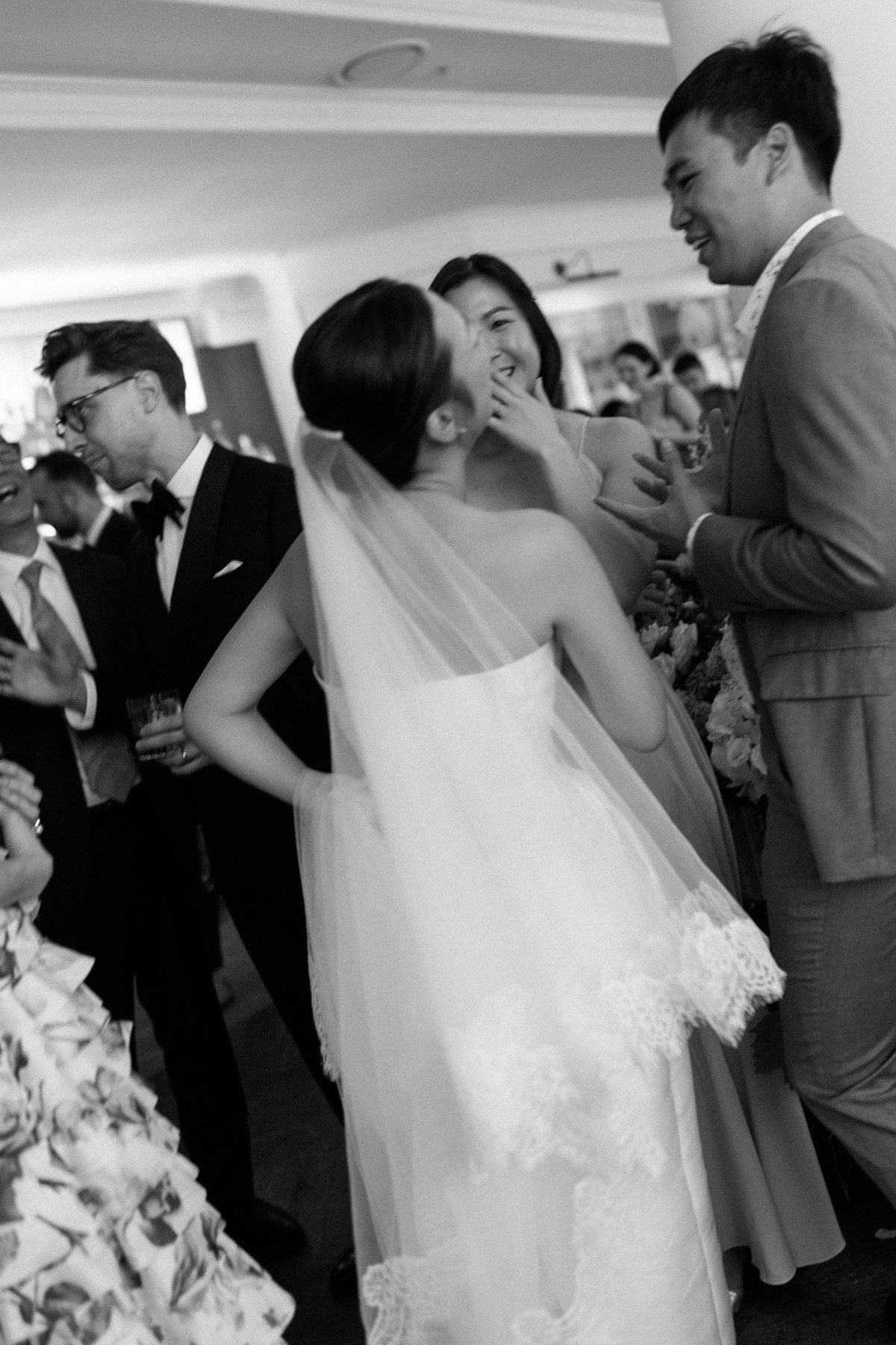 franca-potts-point-wedding-robert-meredith-042.jpg