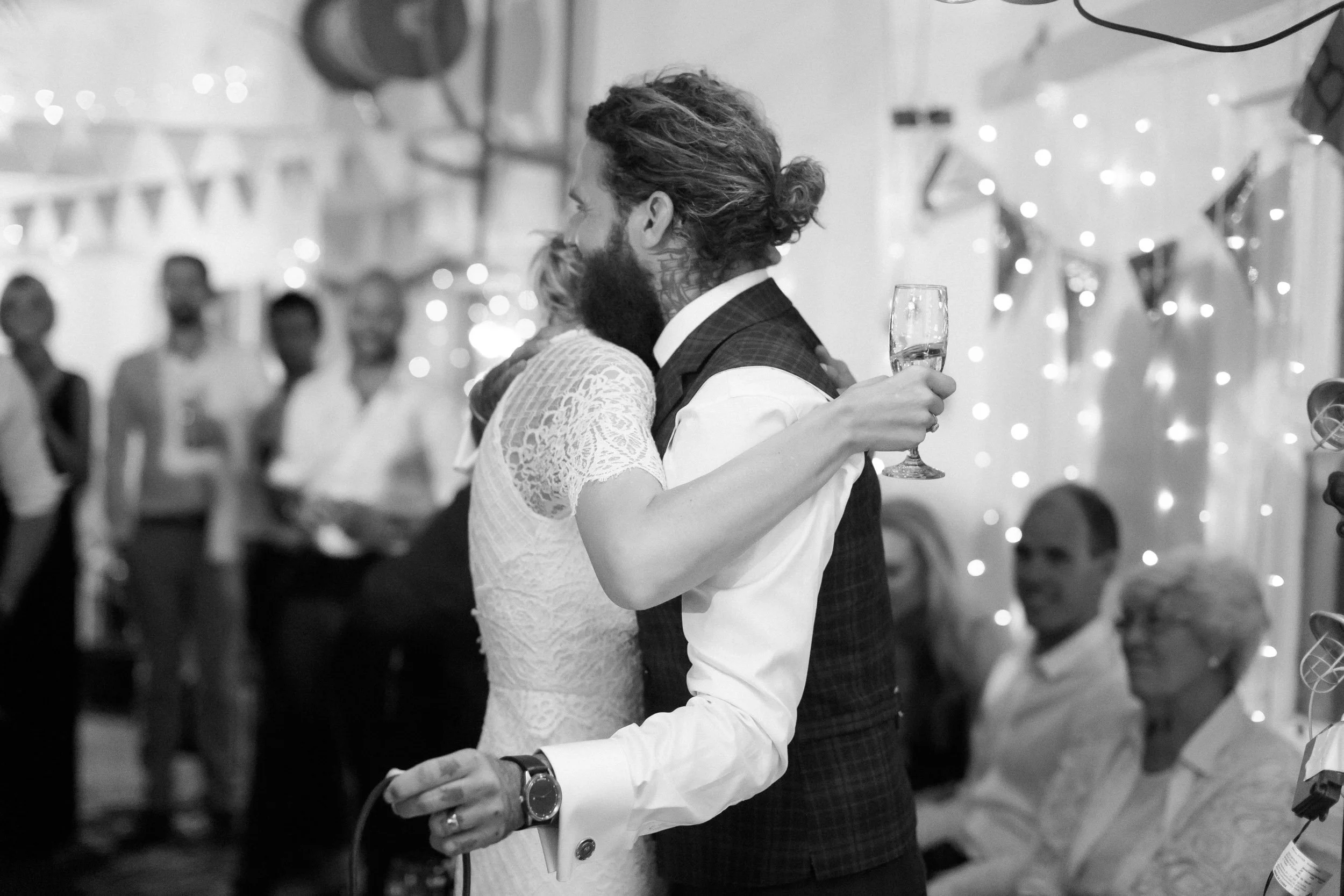 tamarama-slsc-wedding-robert-meredith-112.jpg