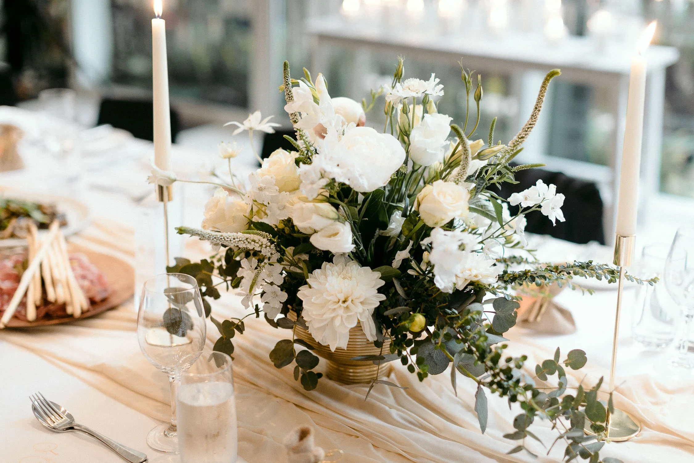 the-ivy-sydney-wedding-robert-meredith-0096.jpg