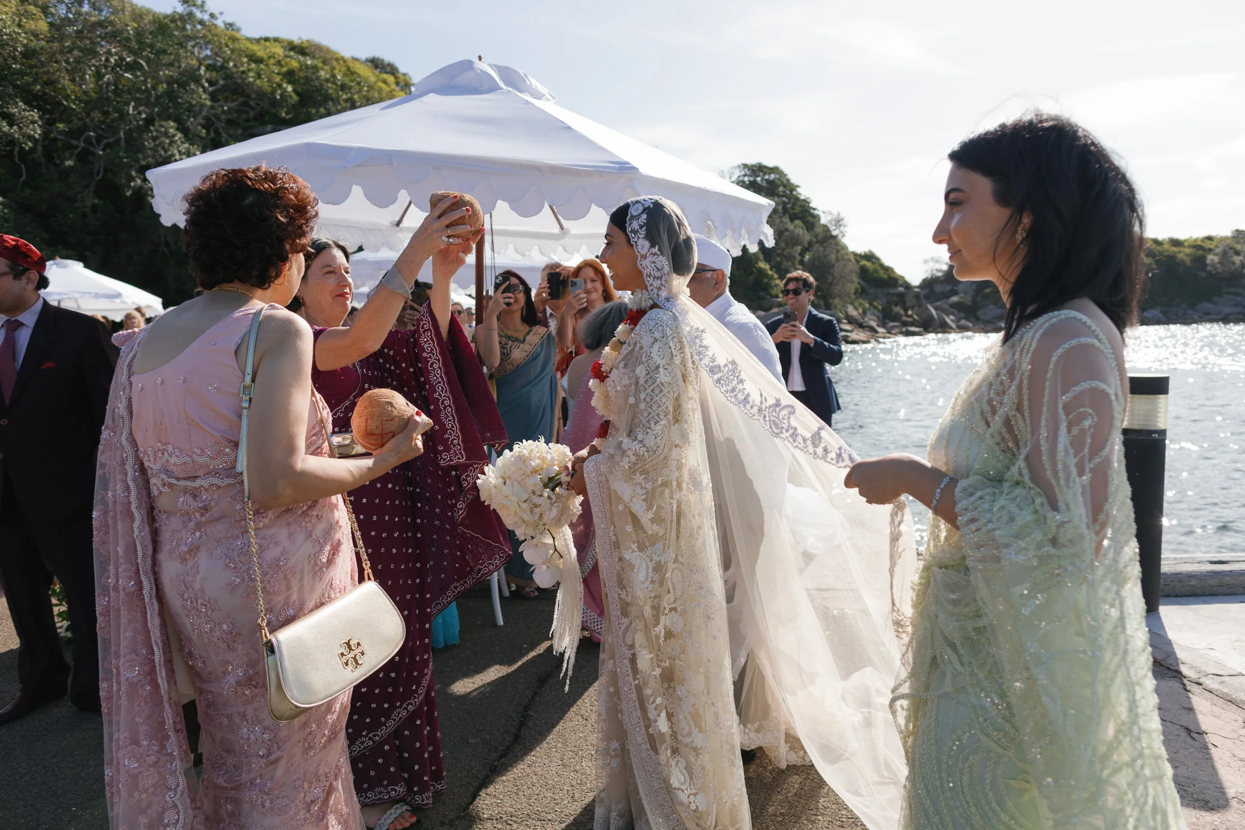 q-station-wedding-manly-robert-meredith-086.jpg