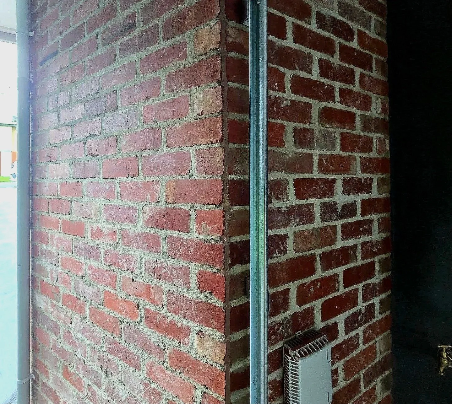 BRICK-BRICK