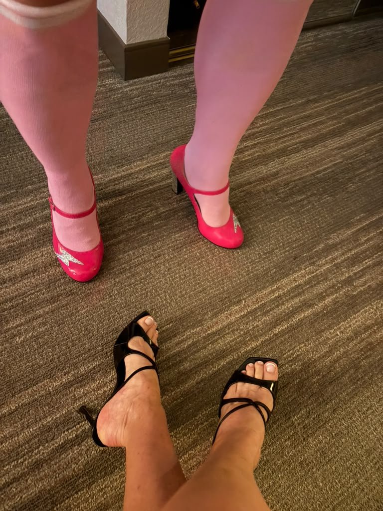 Dress me pretty
