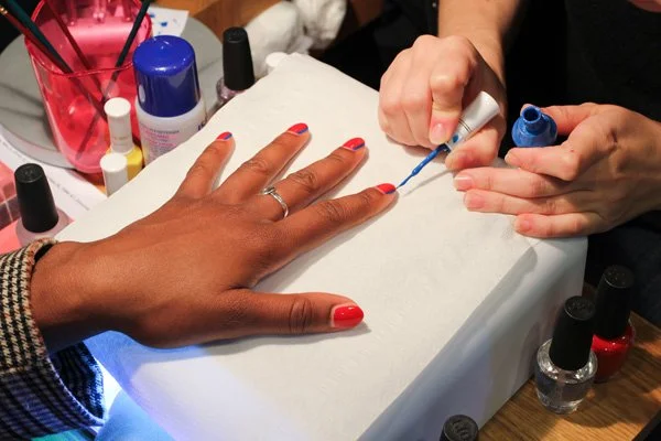 Nail polish tutorials - performance