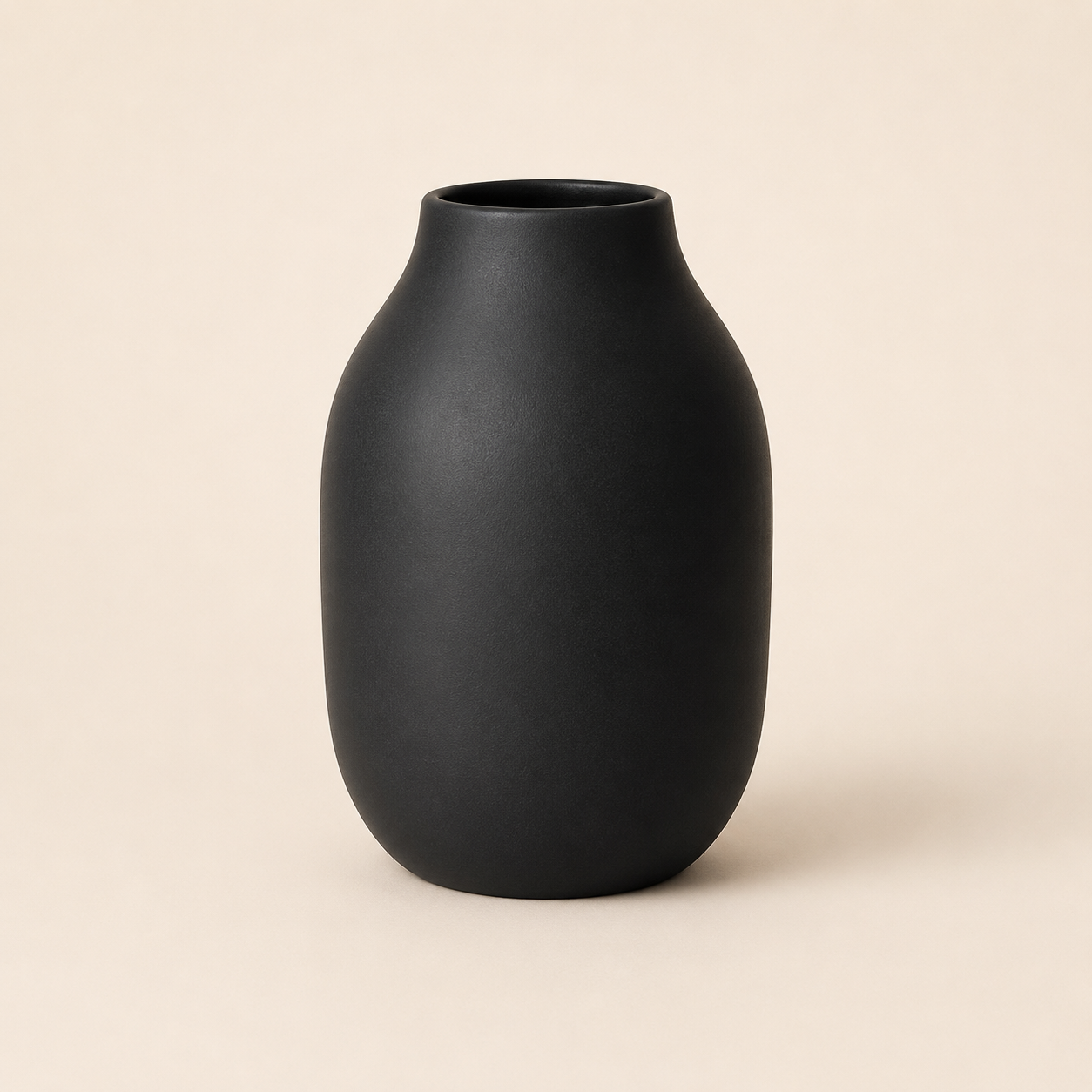 Matte schwarze Vase