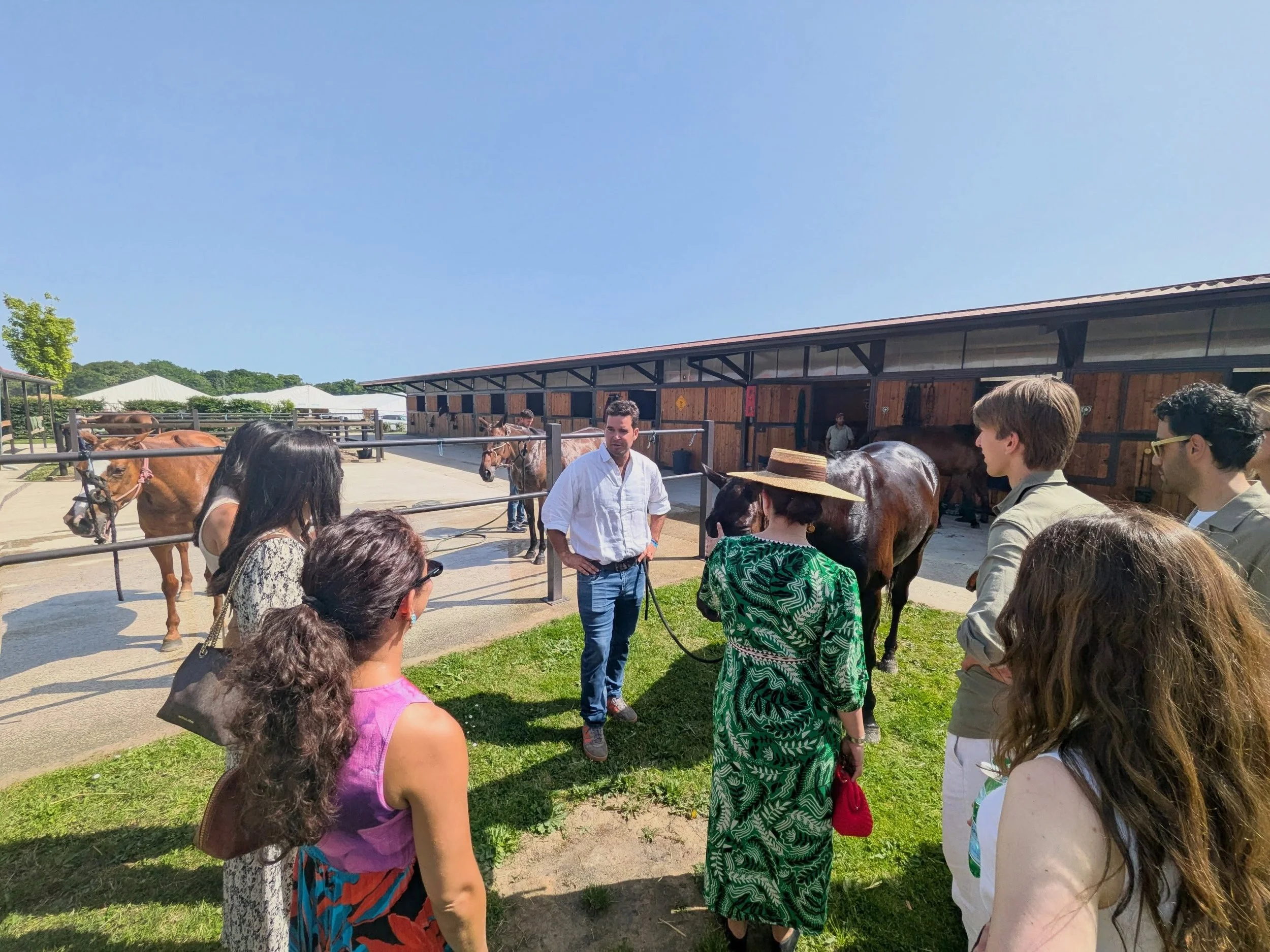 Stables Tour 🐴
with @panchomcm 

Chantilly Weekend
by @vali.experiences