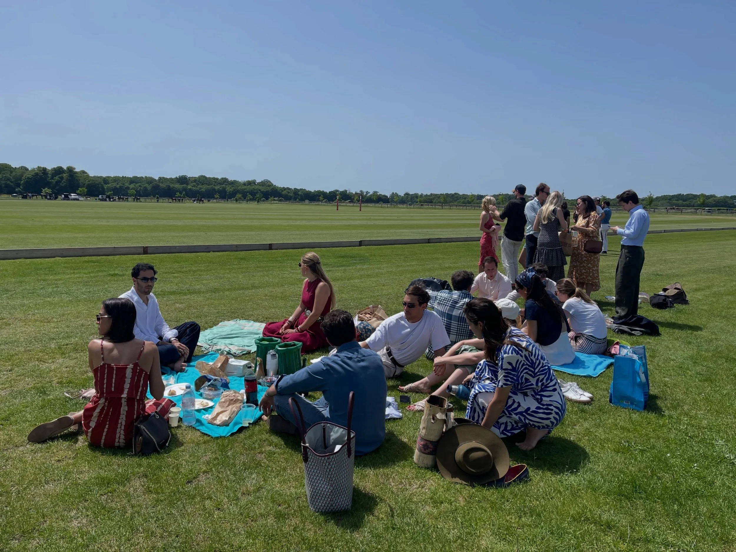 Picnic Lunch 🧺

Troph&eacute;e Bourbon at @polodechantilly

Chantilly Weekend
by @vali.experiences