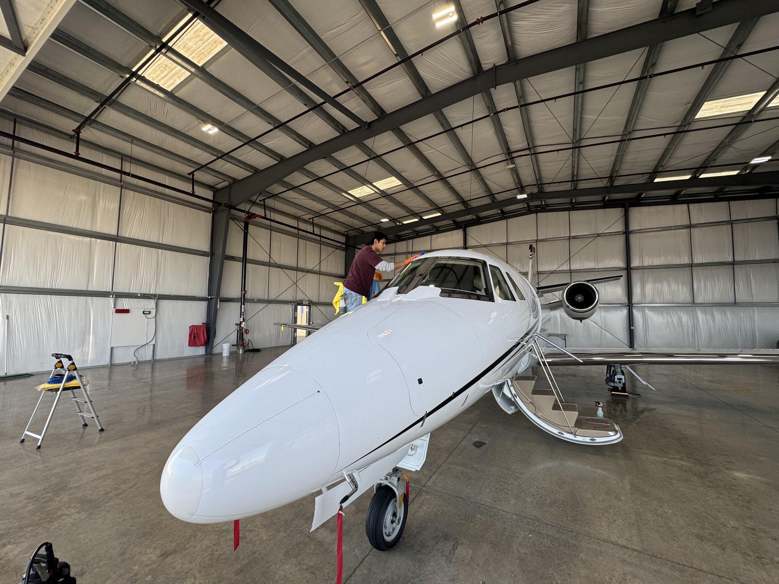 Aircraft detailing exterior wash