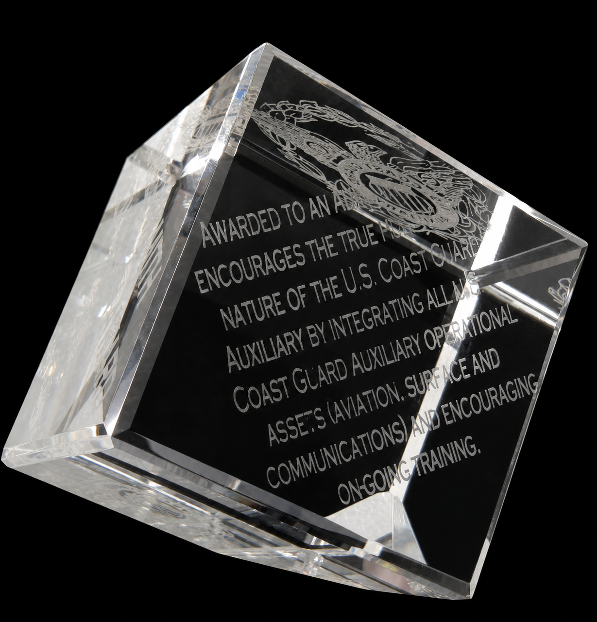 custom-award-10-acrylic-closeup.png