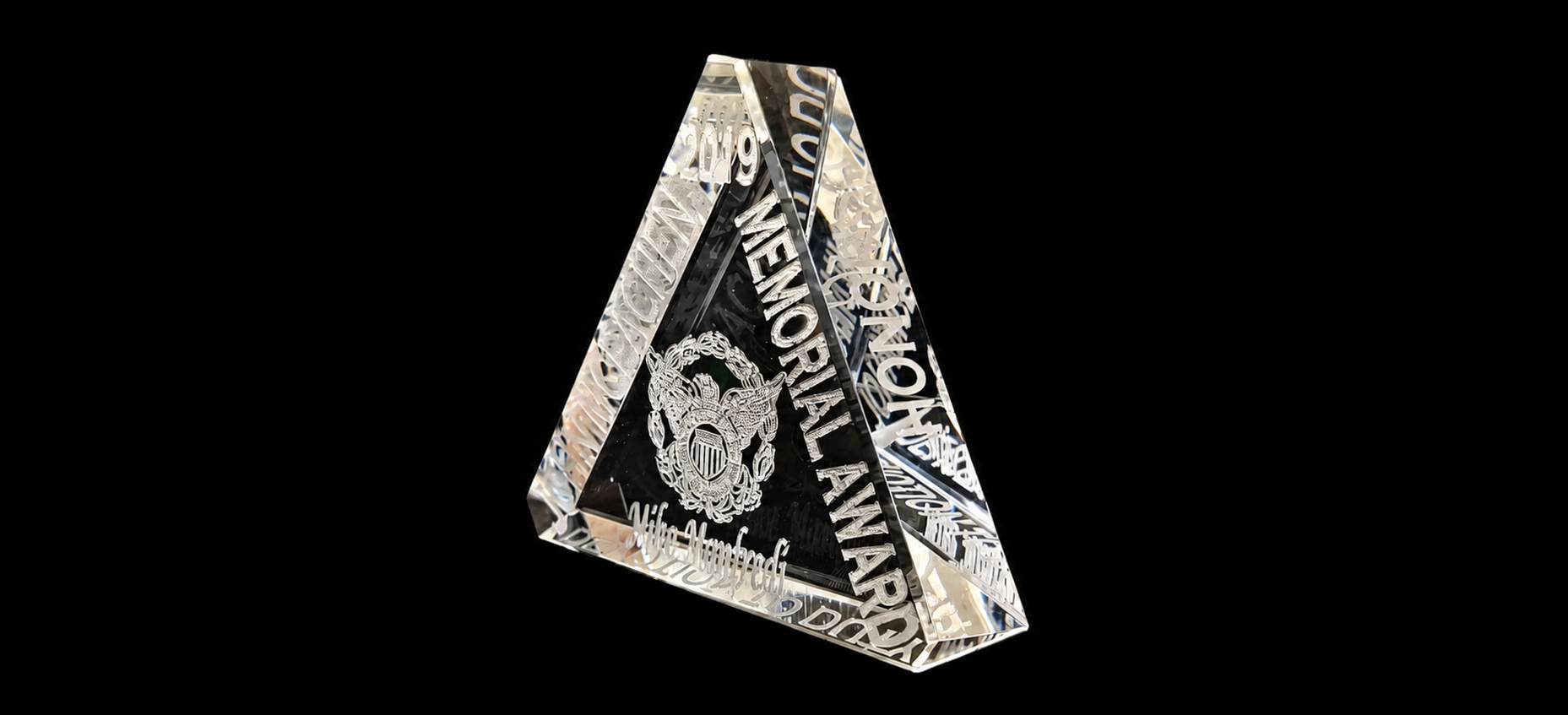 custom-award-08-triangle-acrylic.png