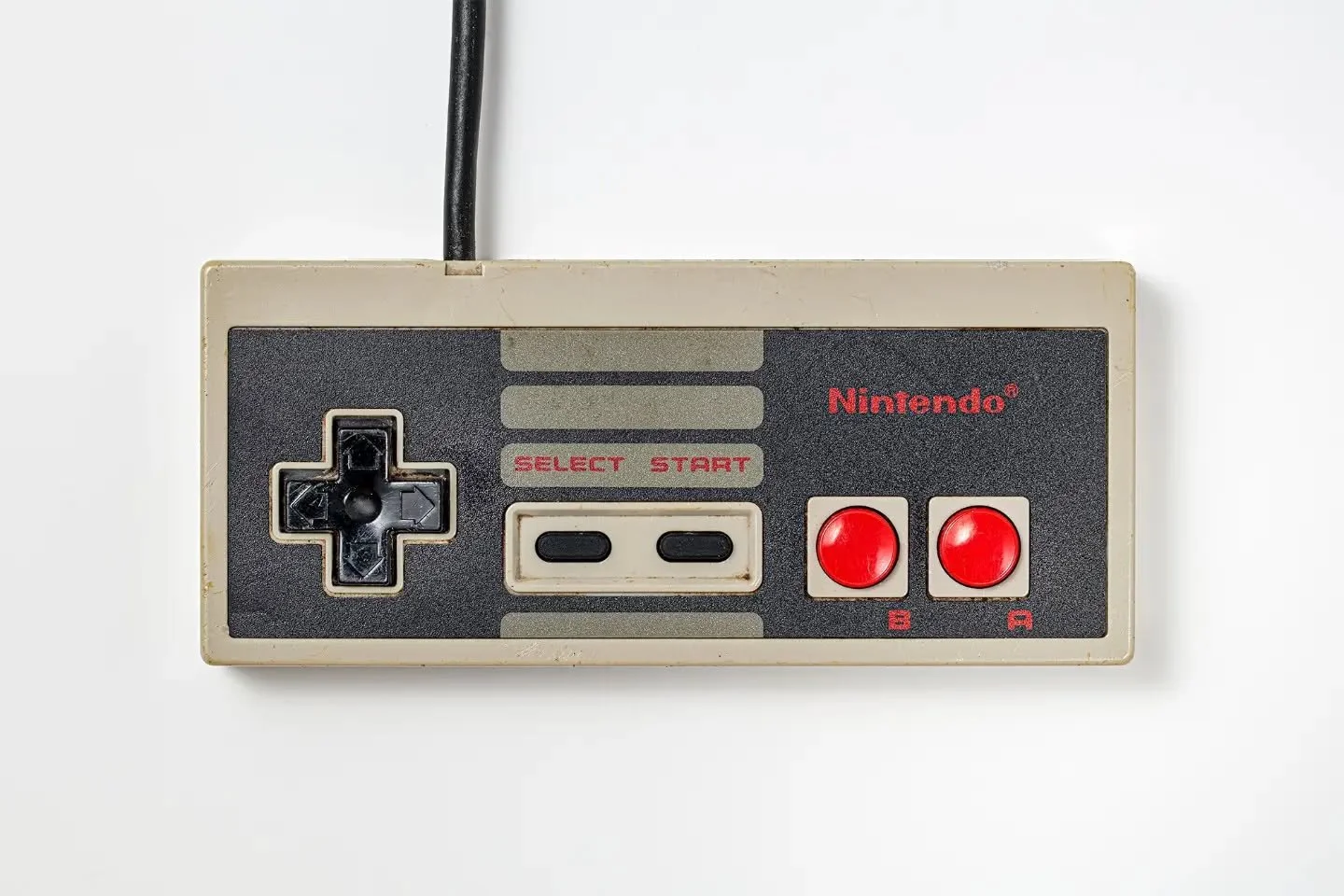 The iconic Nintendo NES-004 controller photographed with insane detail and printed super large on the best hahnemuhle paper! 

#nintendo #nes004 #limitededitionprint
