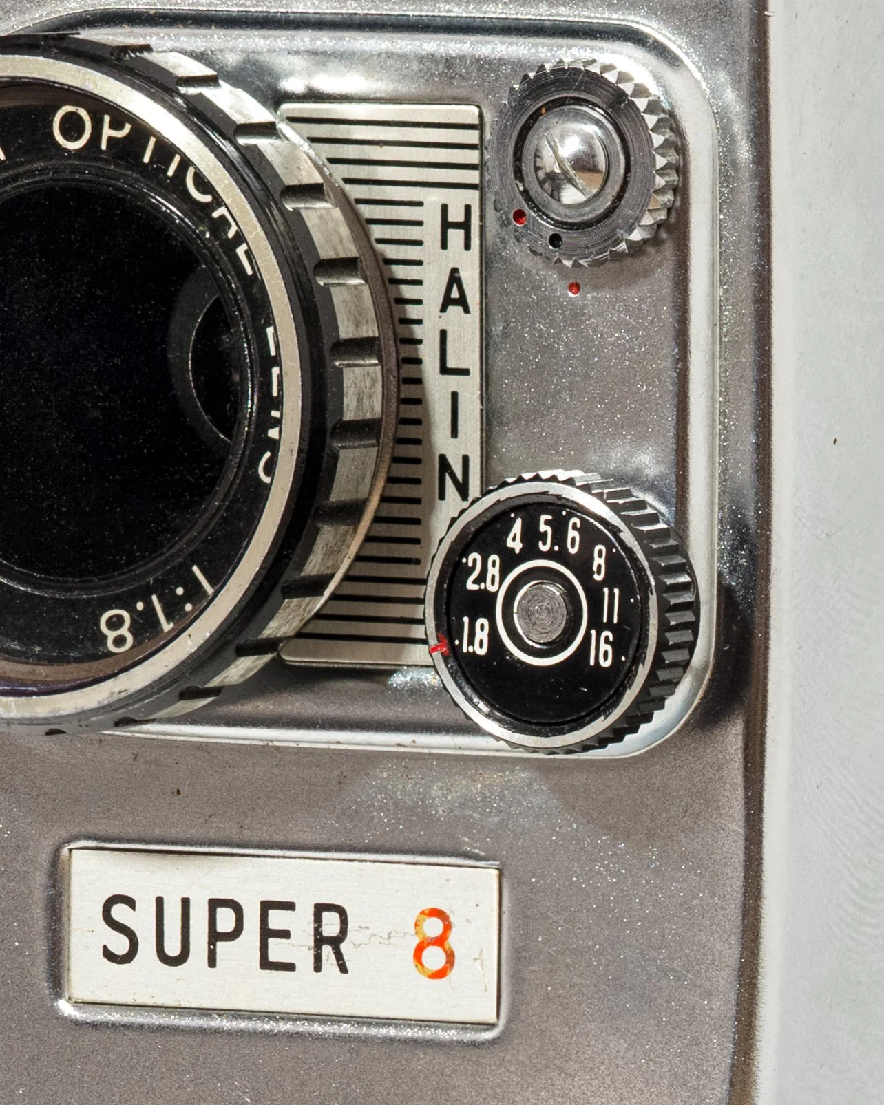 Halina super 8 side close up.jpg