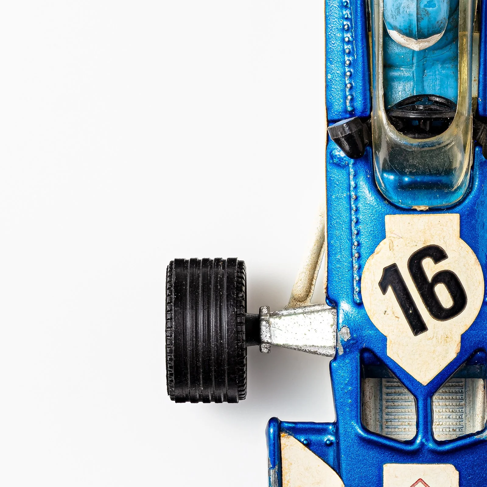 Surtees F1 zoomed.jpg