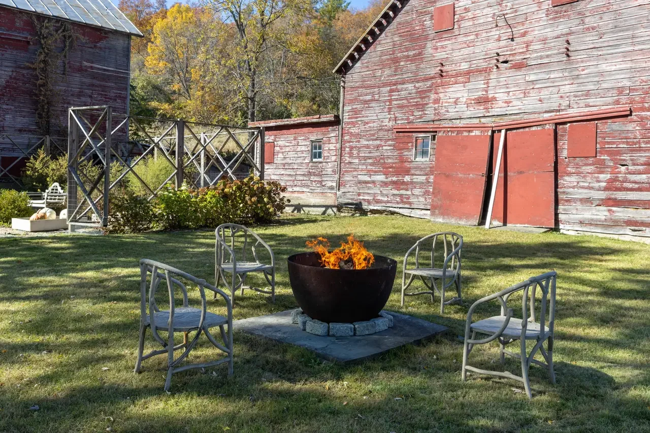 rivertown-wedding-venue-c-emma-tuccillo-08_51_2207680-174413658732502.webp