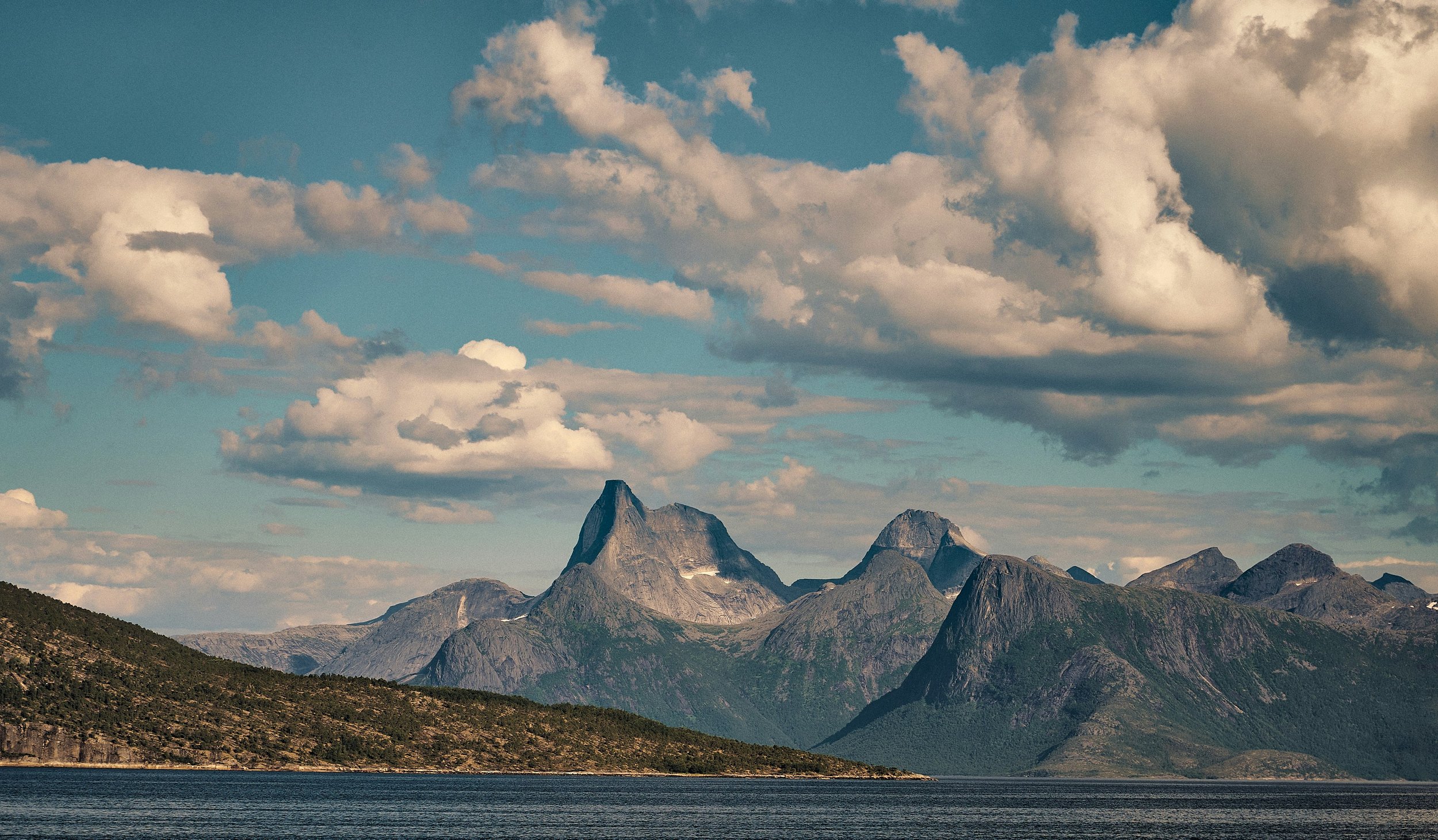 Ringstad Sjohus in Northern Norway, Arctic Circle, tranquil cabin nature retreat.