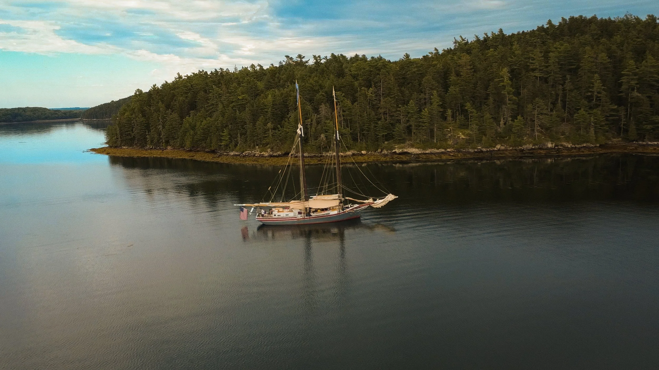 Boat in anchor -2.jpg