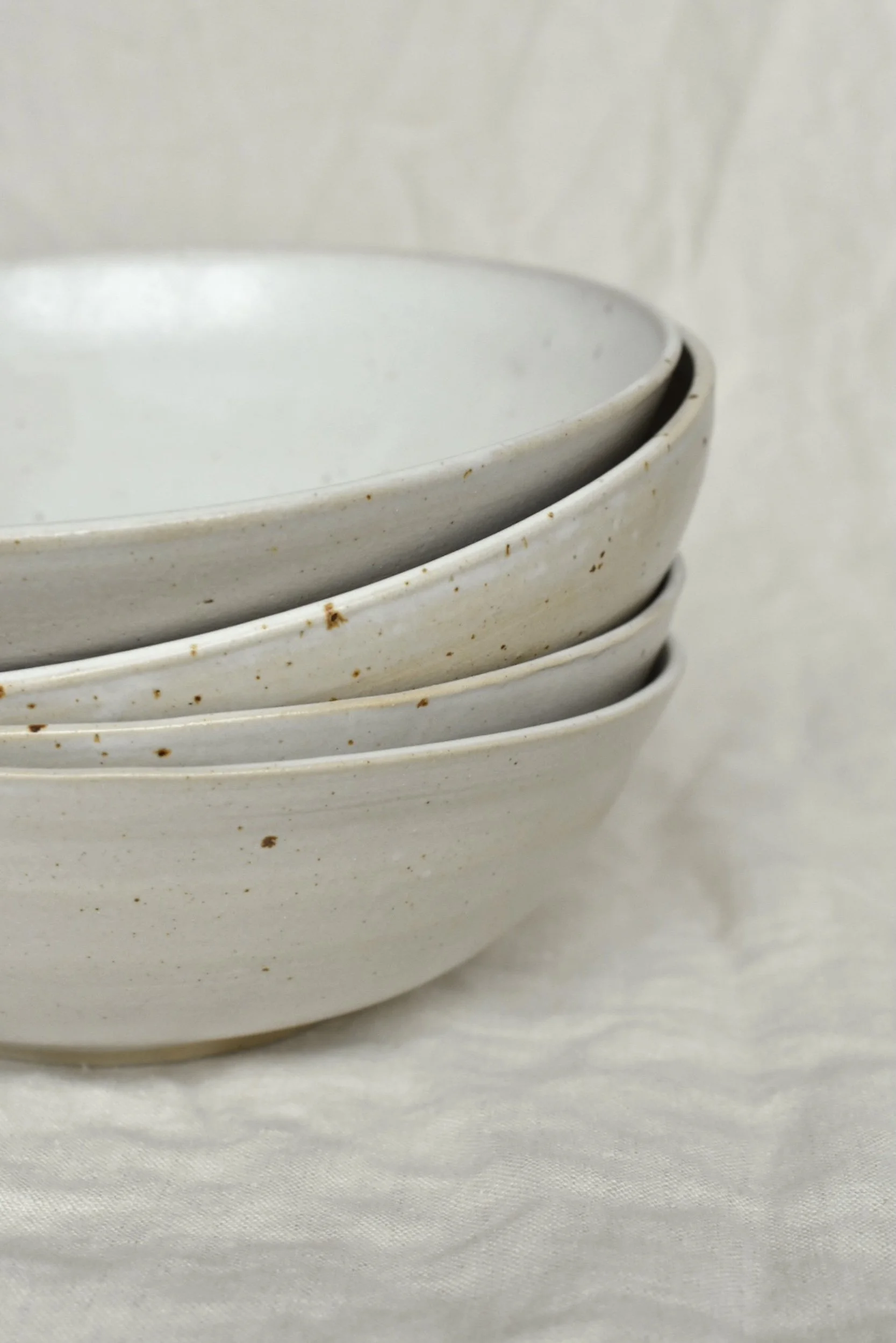 enya-pottery-dinnerware-02.jpeg