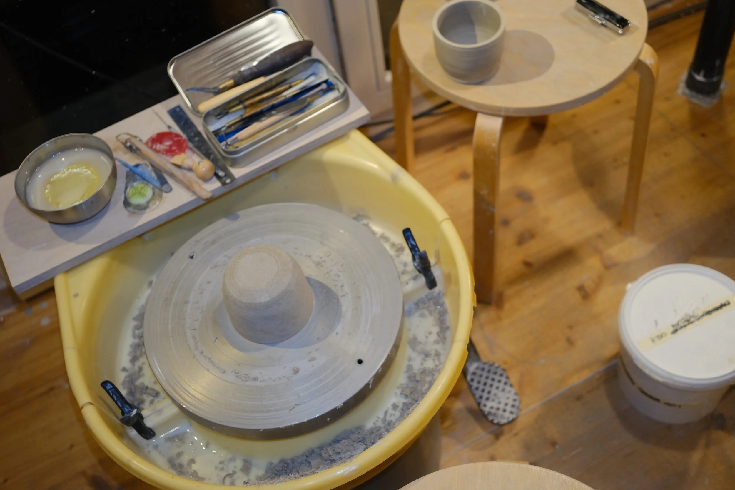 enya-pottery-mugs-series-a-04.JPG