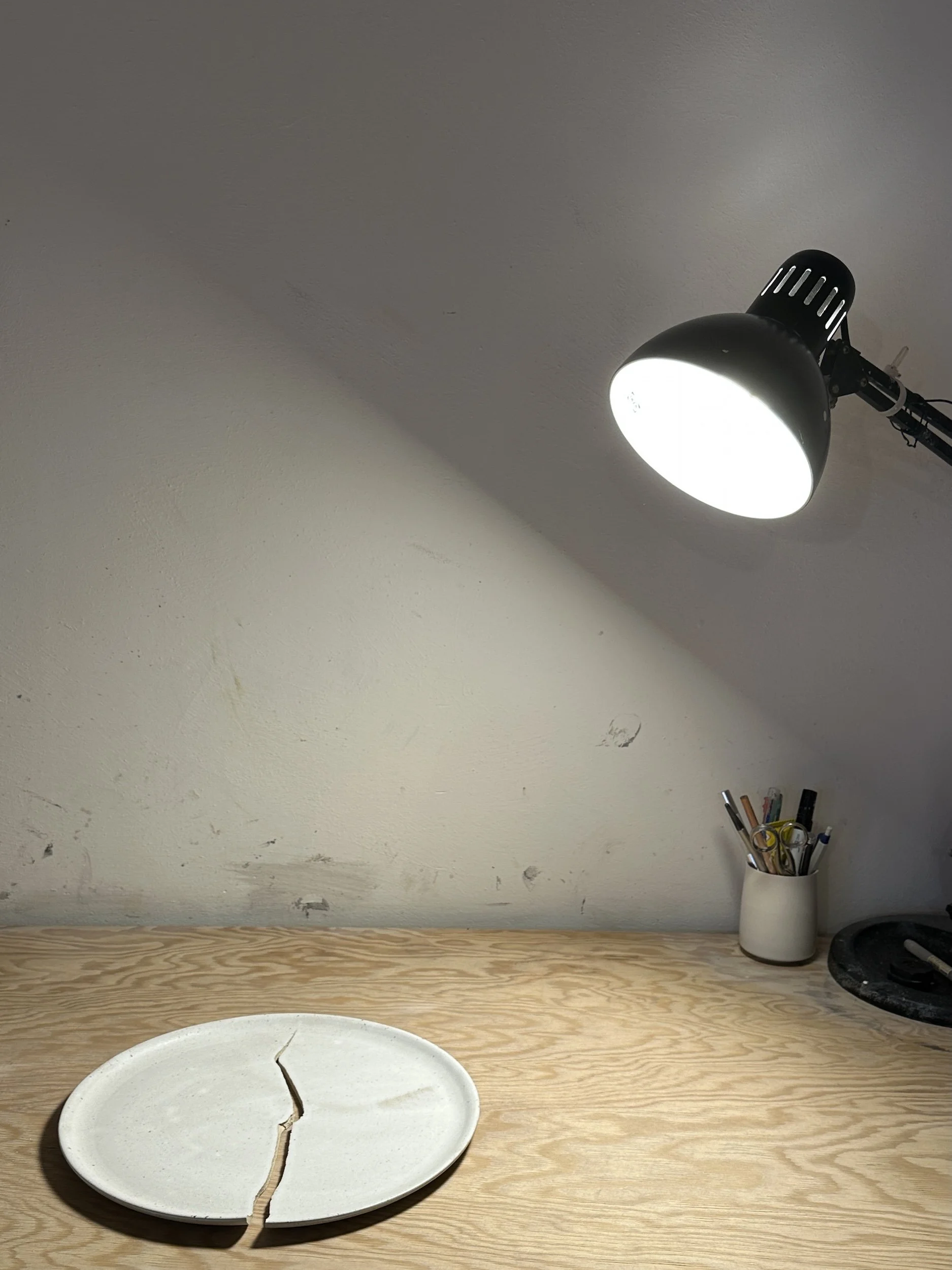 enya-pottery-bench-plate.jpeg
