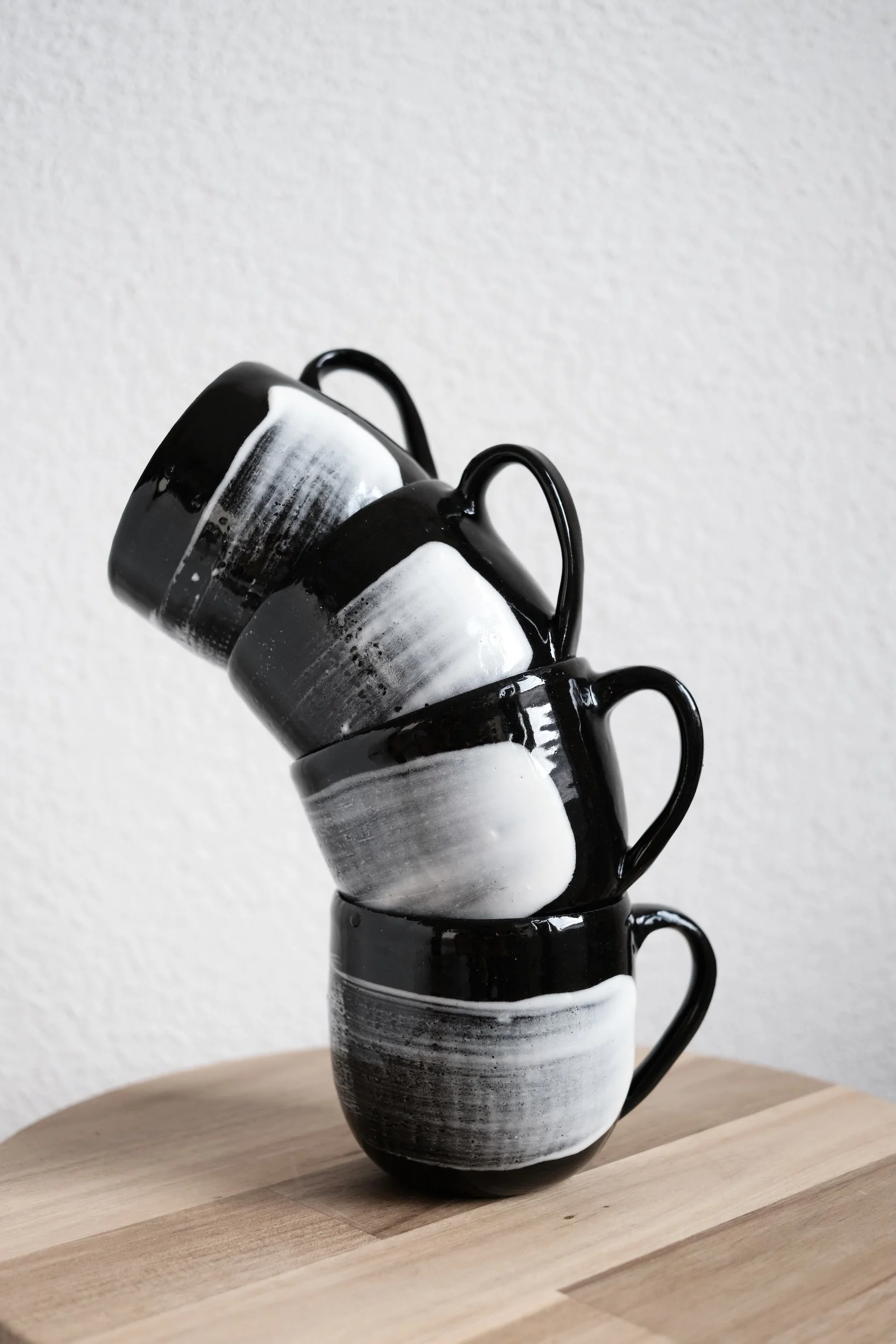 enya-pottery-mugs-series-b-01.jpg