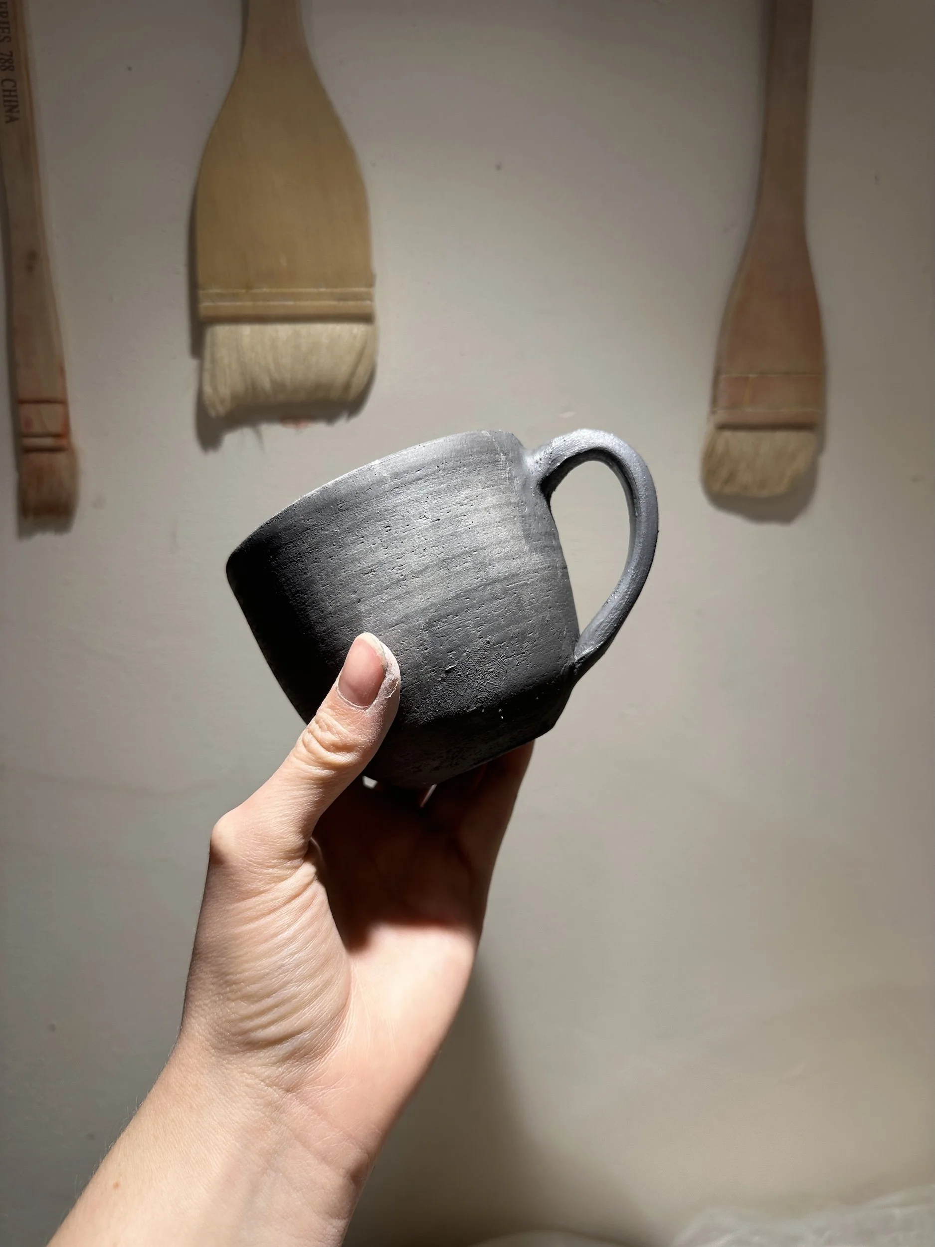 enya-pottery-mugs-series-b-02.JPG