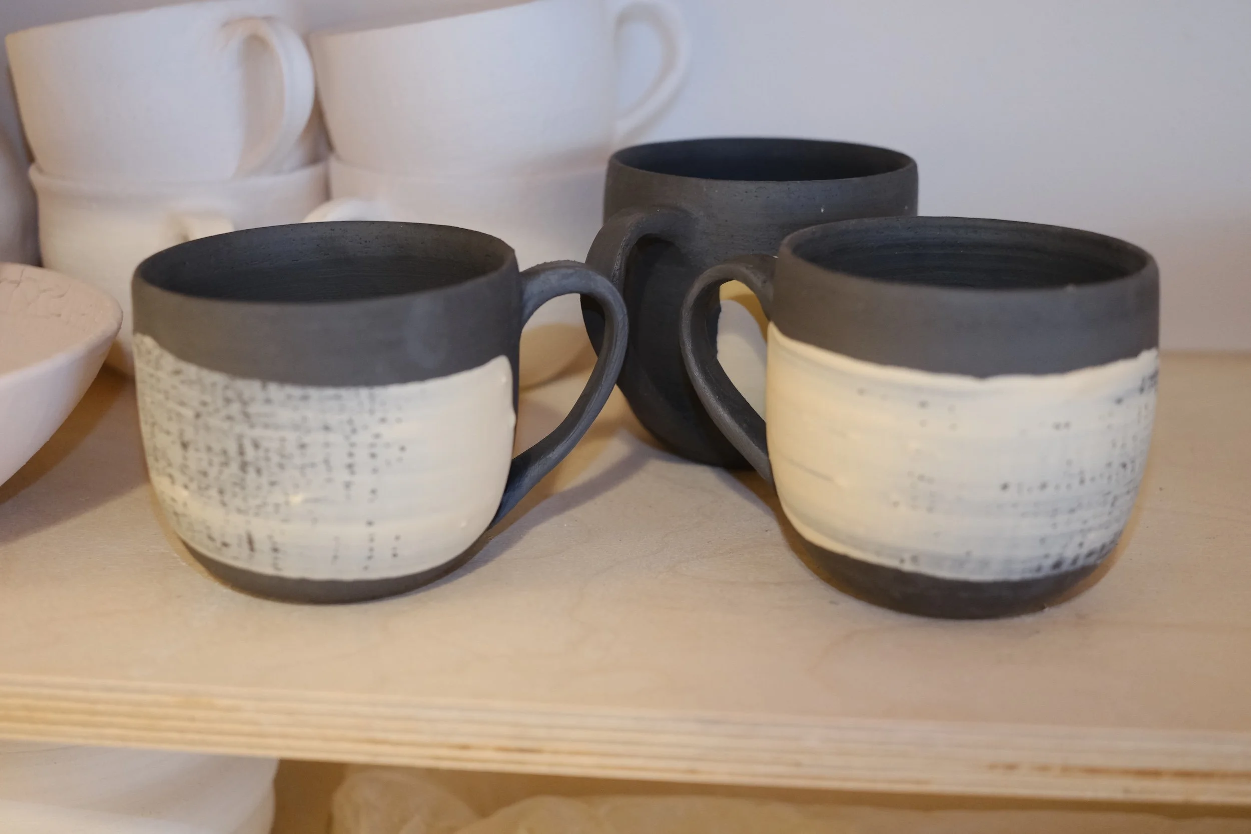 enya-pottery-mugs-series-b-05.JPG