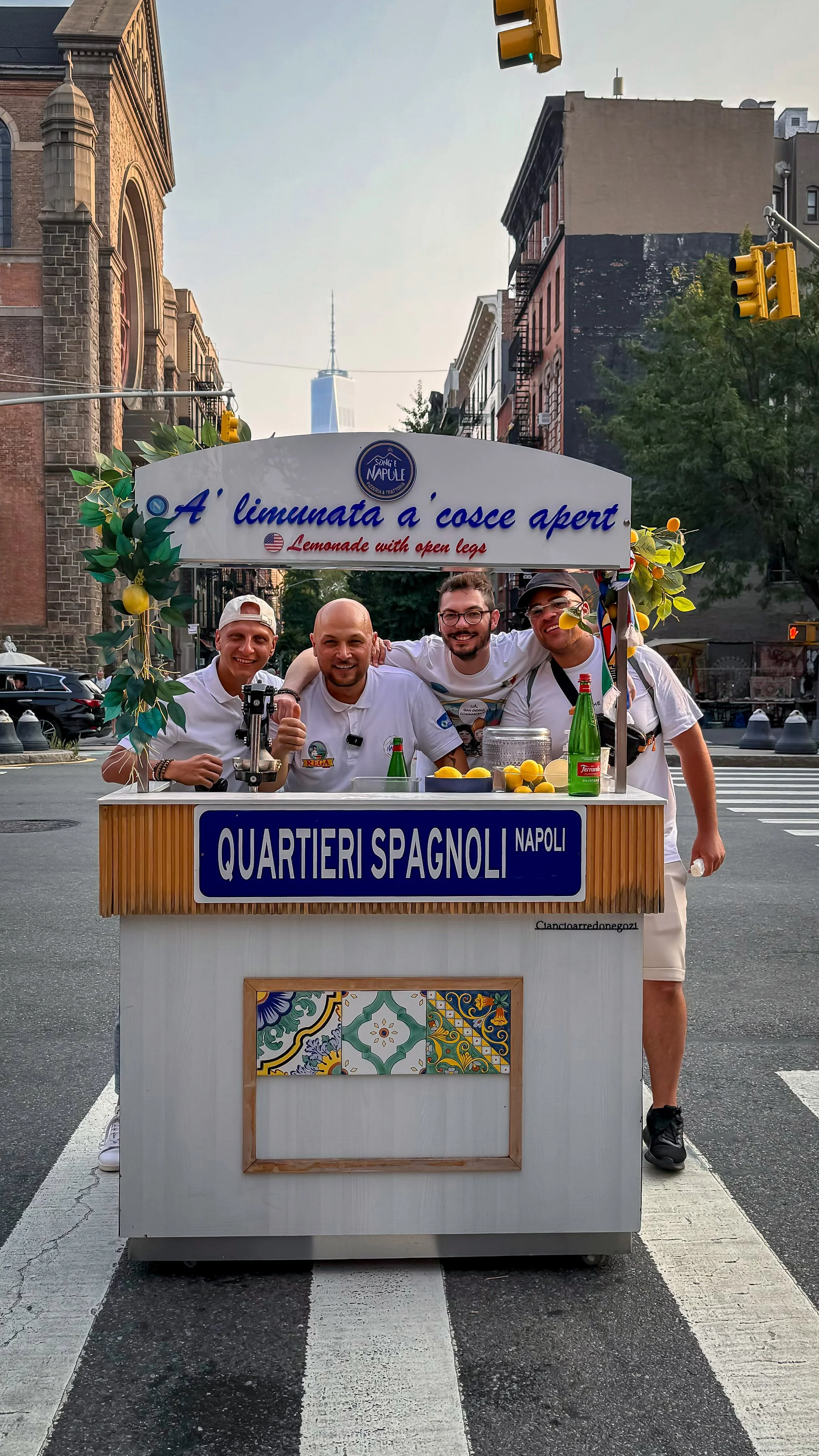 Ciro and his complimentary outdoor limonata stand