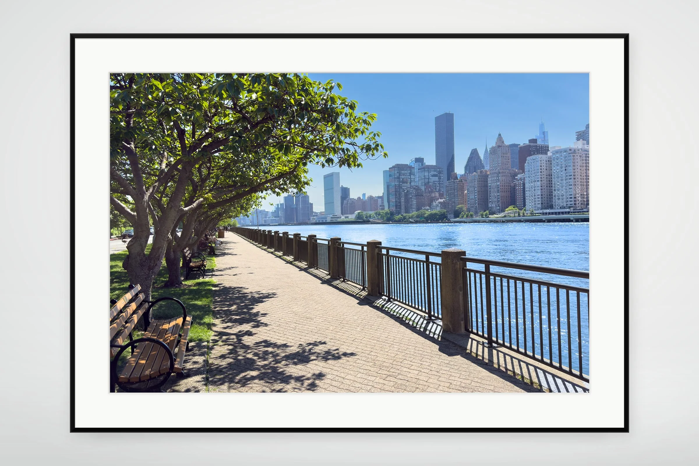 ROO02-MOCKUP-FRAMED.jpg