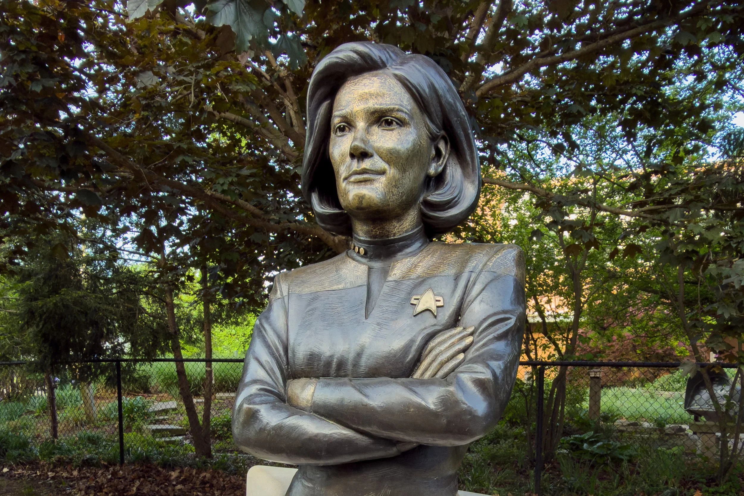 Captain Kathryn Janeway became the first female captain to lead a Star Trek television series when Star Trek: Voyager premiered in 1995.