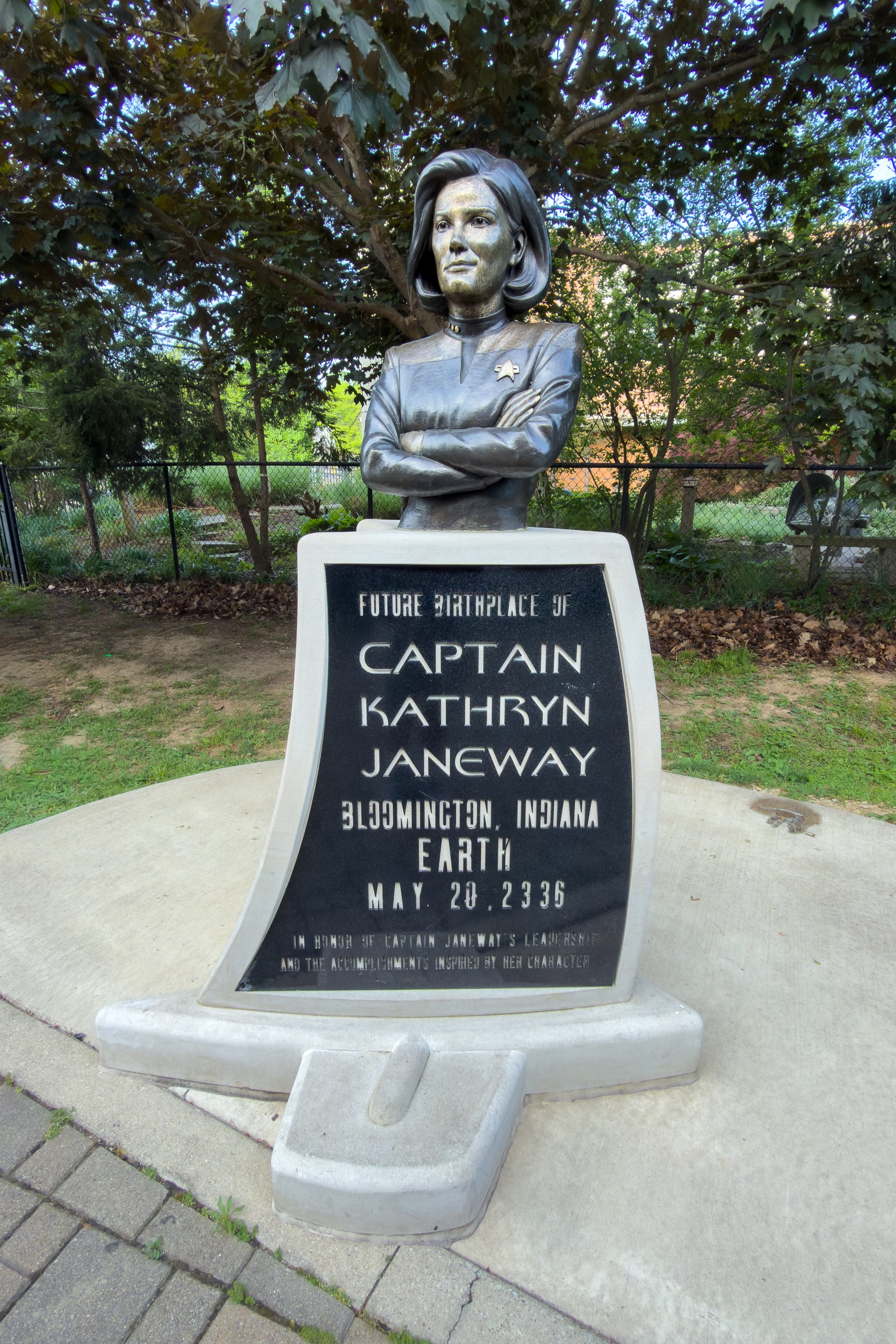 Full view of the Captain Kathryn Janeway monument in Bloomington Indiana with the future birthplace plaque and May 20 2336 date visible.