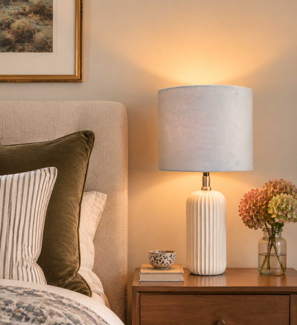 Cozy Bedside Lamp Vignette.png