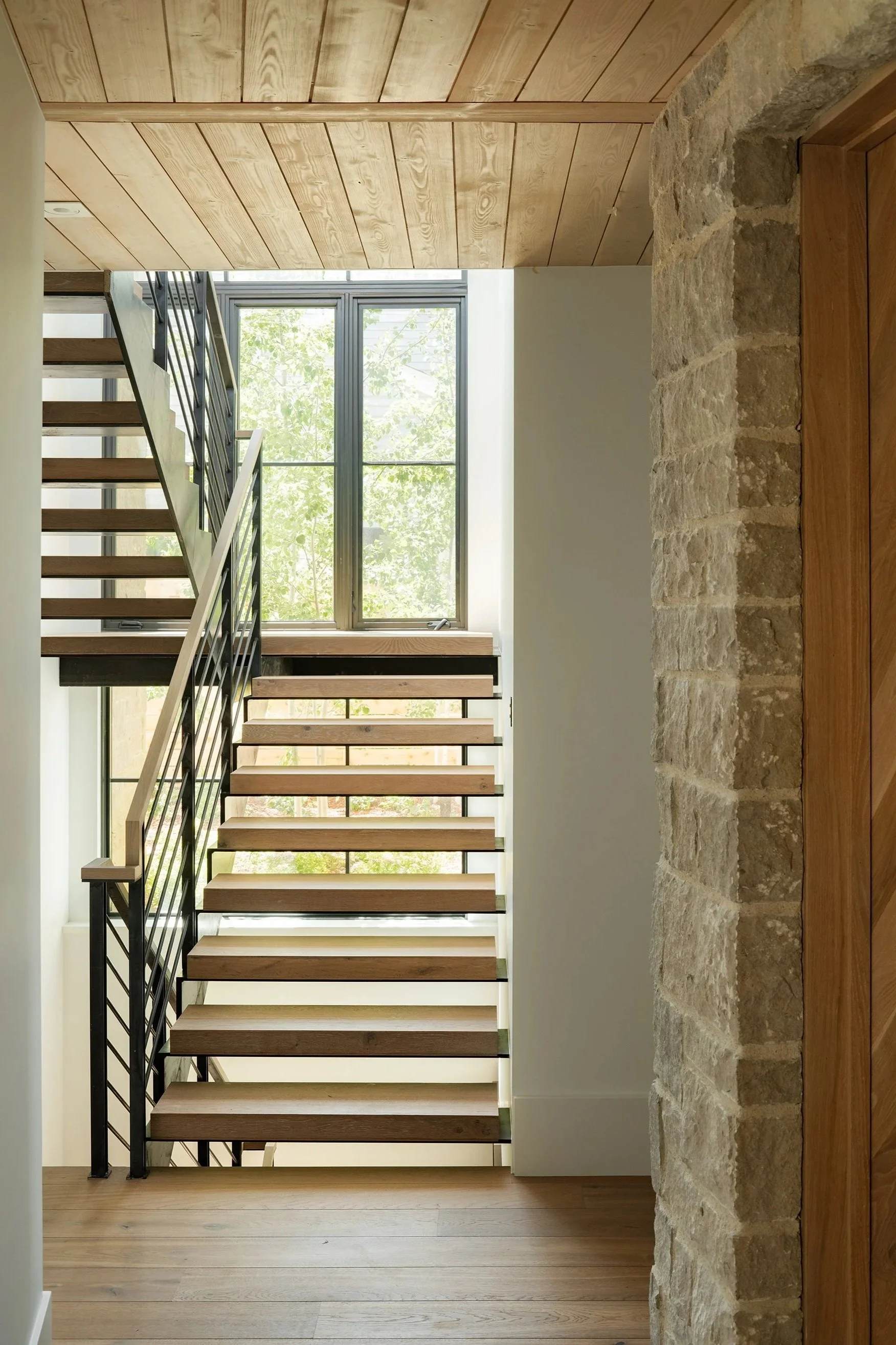 SurroundArch_Sunset-Entry-Hallway%2C-Stairs.jpg