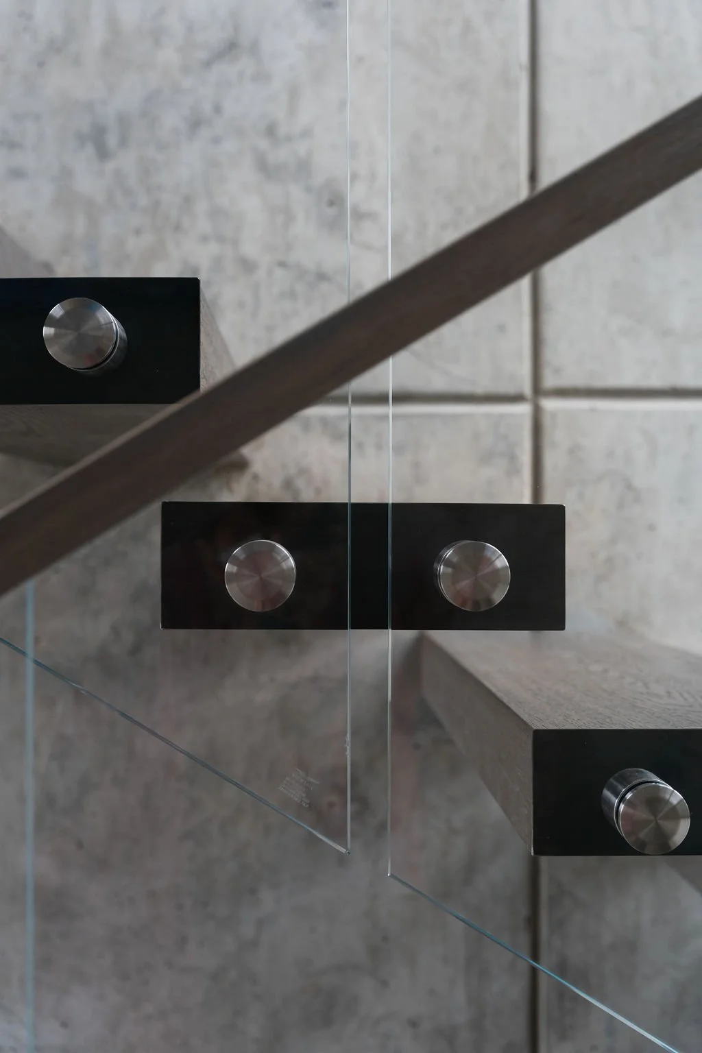 Knollwood-Stairs-Detail-5.jpg